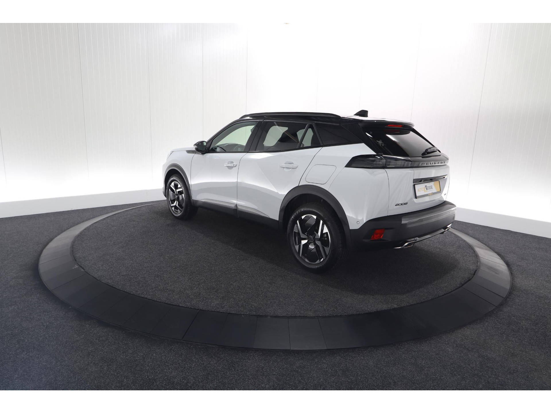 Peugeot 2008 PureTech 130 EAT8 GT | 360 Camera | Stoelmassage | Adaptieve Cruise Control | Dodehoekdetectie