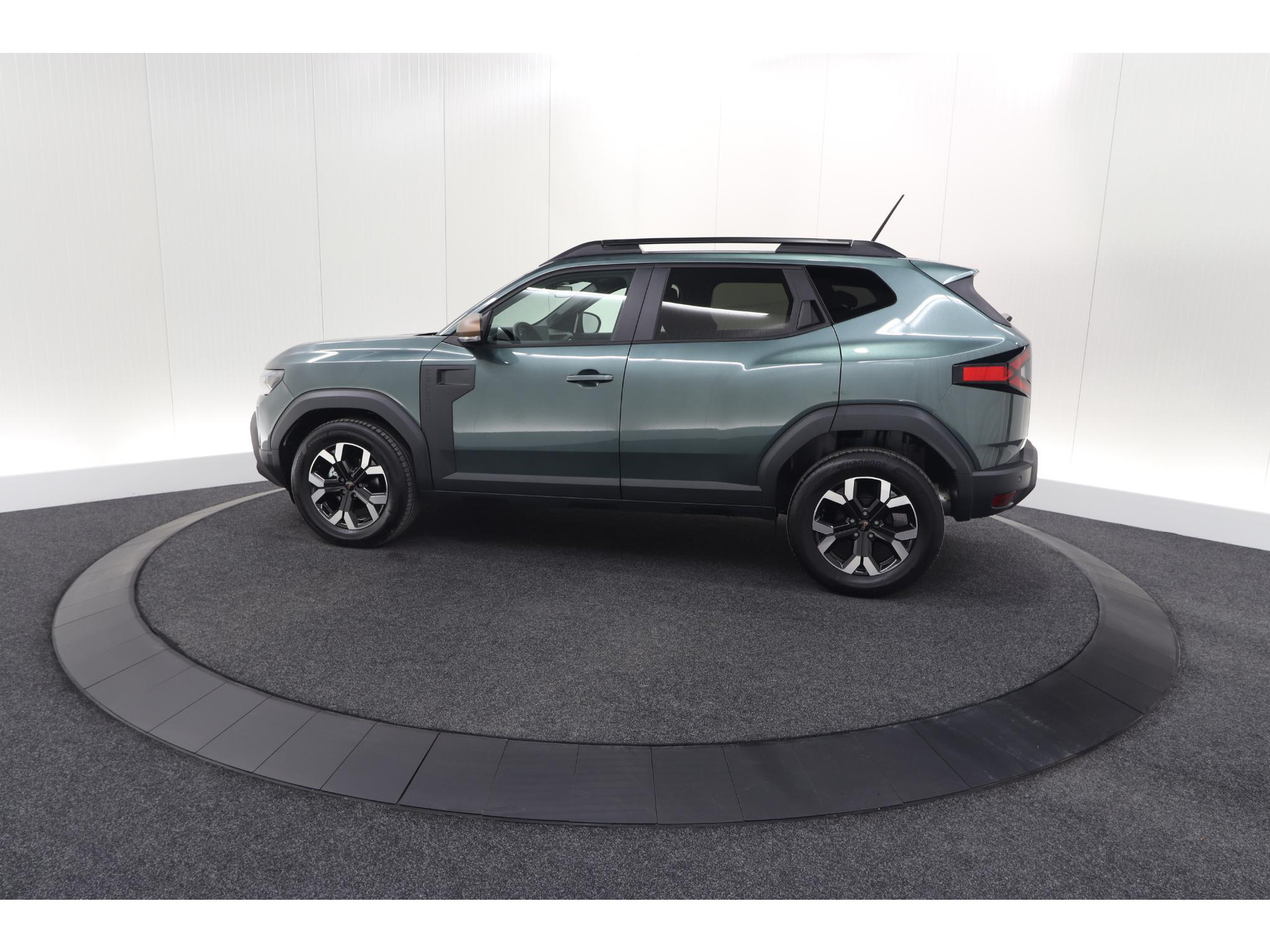 Dacia Duster Mild Hybrid 130 Extreme | Camera | Apple Carplay | Parkeersensoren | Stuurwielverwarming
