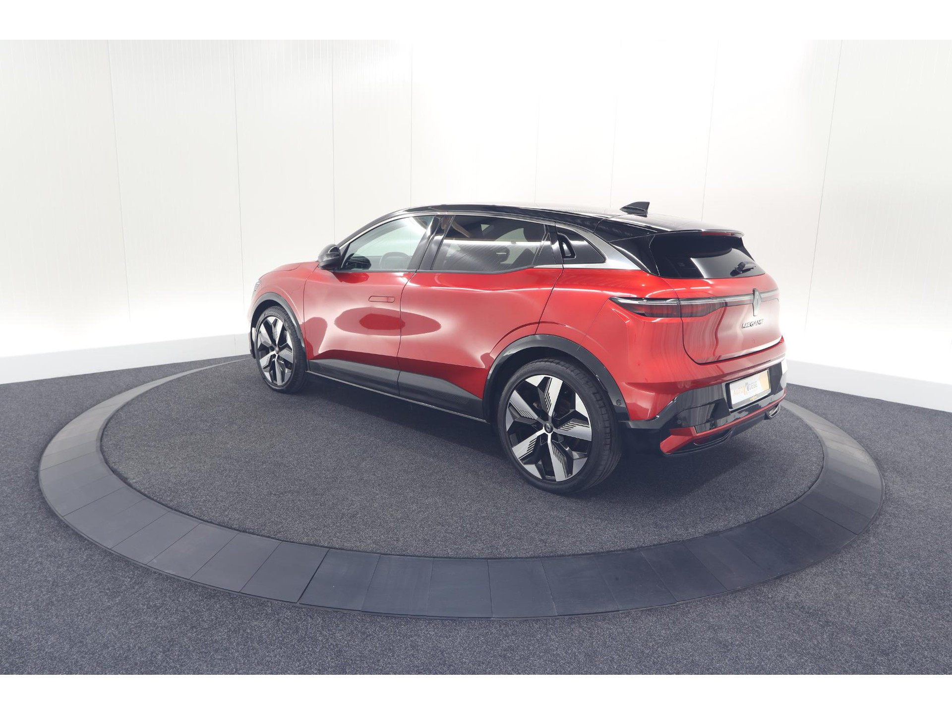 Renault Megane E-Tech EV60 220 Charge Techno | Adaptieve Cruise Control | Winterpakket | Dodehoekdetectie | Harman Kardon