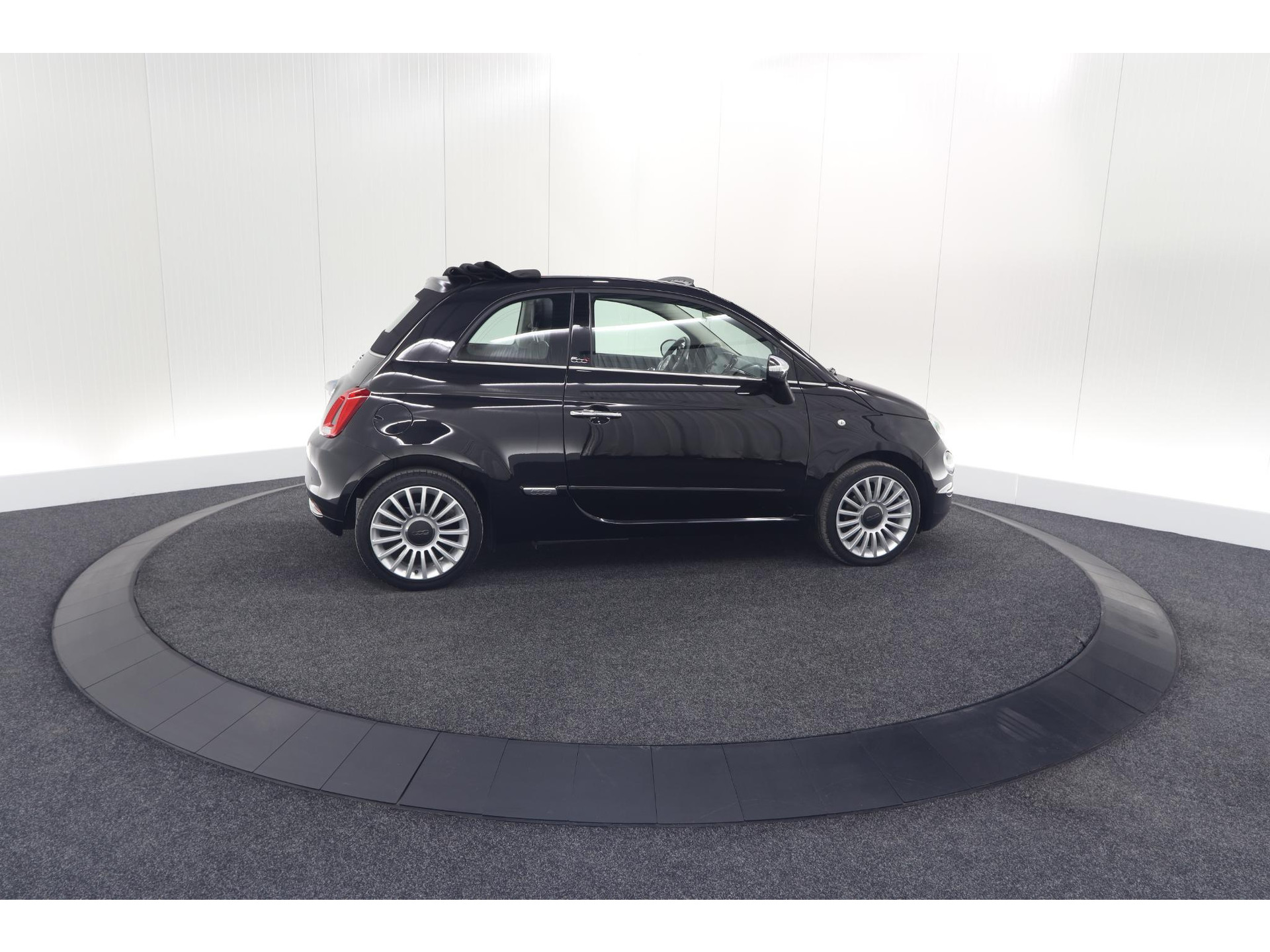 Fiat 500 C TwinAir Turbo Lounge | Parkeersensoren | Climate control | Cruise control | Apple Carplay