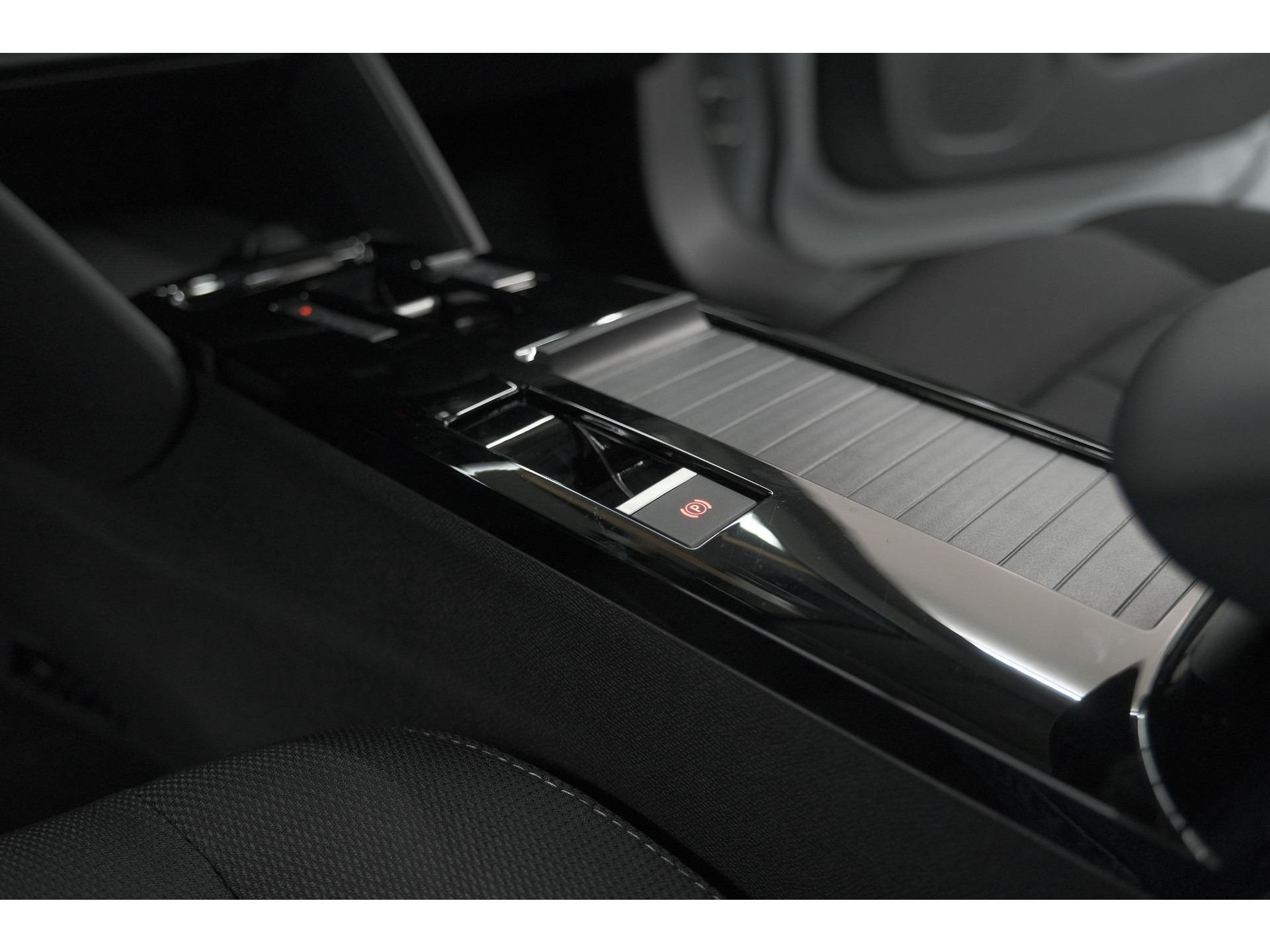 Citroen C4 Hybrid 136 e-DCS6 Plus | Camera | Apple Carplay | Navigatie | Parkeersensoren