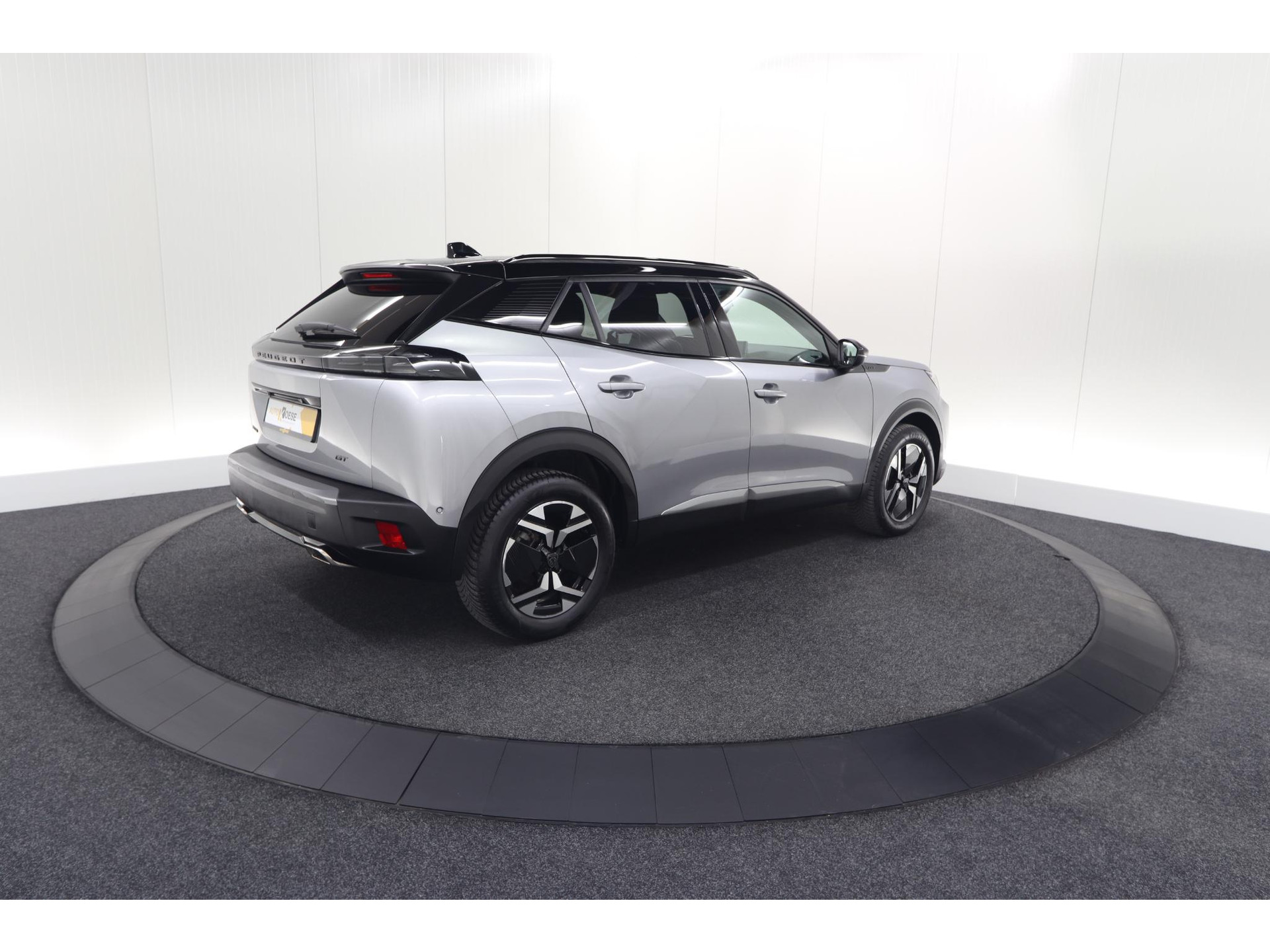 Peugeot 2008 PureTech 130 EAT8 GT | 360 Camera | Adaptieve Cruise Control | Dodehoekdetectie | Navigatie
