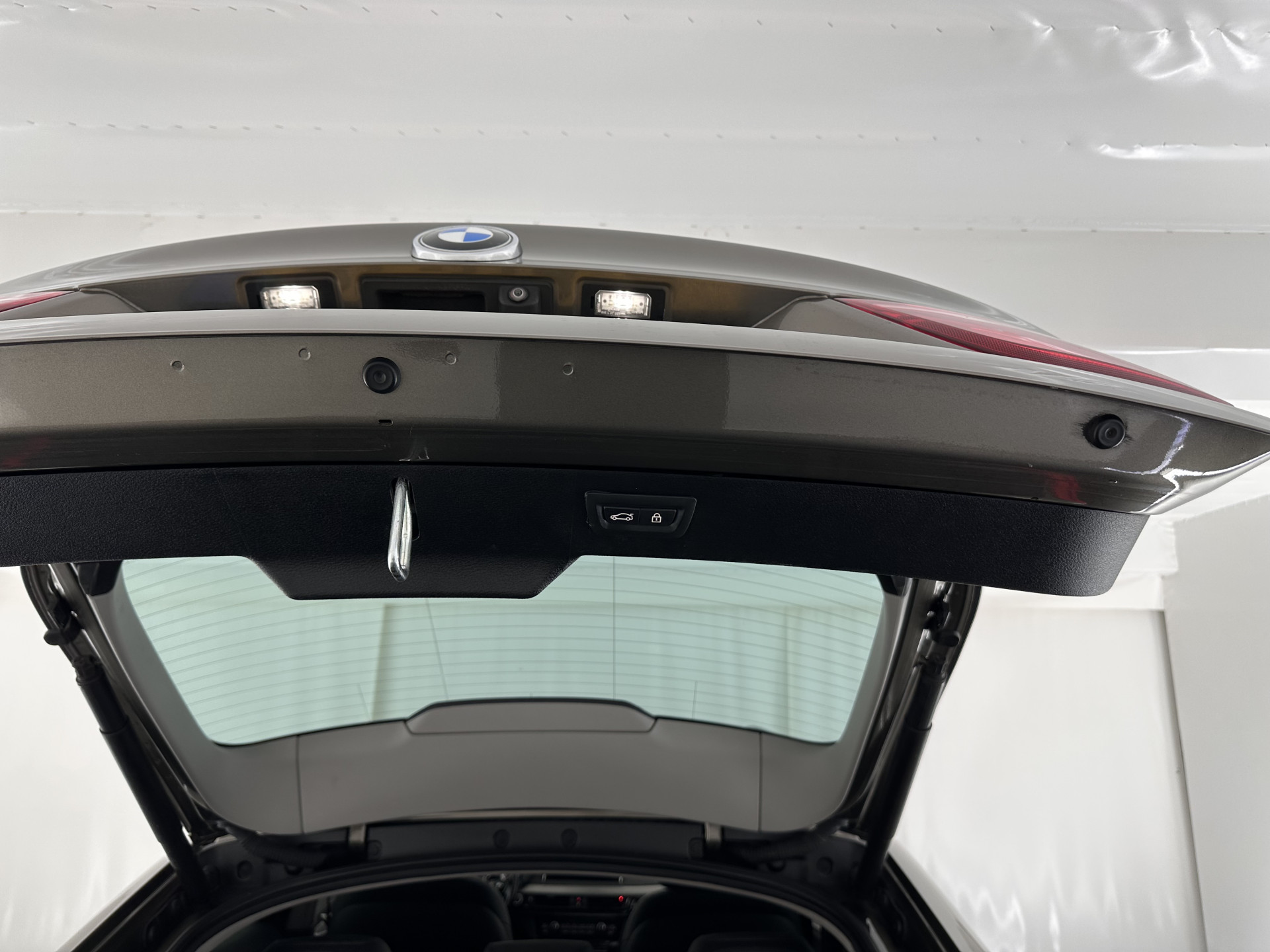 BMW X6 xDrive30d High Executive (INCL-BTW) Aut. *PANO | LEATHER | FULL-LED | HARMAN/KARDON | BLINDSPOT | MEMORY-PACK | DIGI-COCKPIT | HEATED-COMFORTSEATS | NAVI-FULLMAP | PRIVACYGLASS | HEAD-UP | ADAPTIVE-CRUISE | 19"ALU*