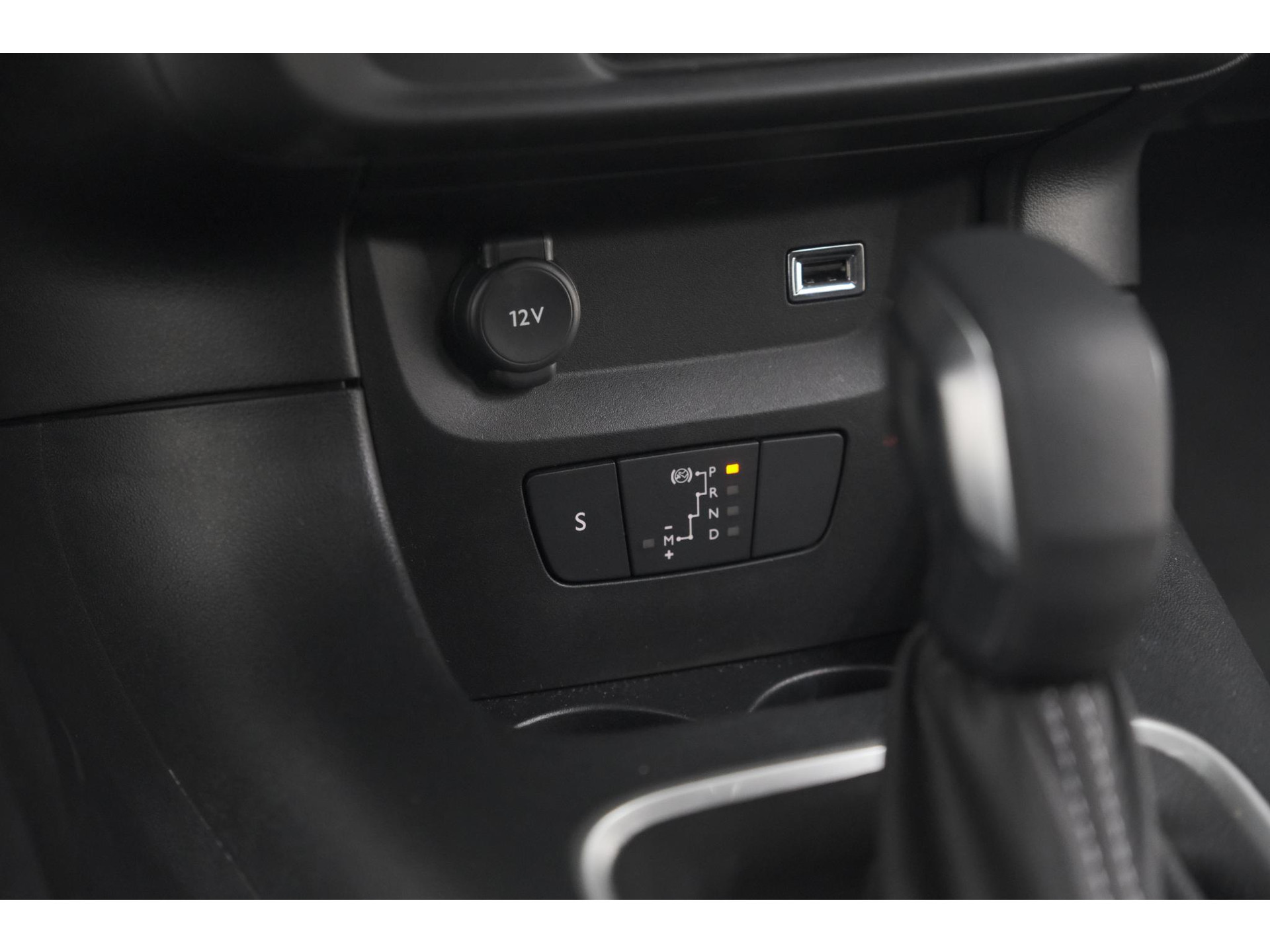 Citroen C3 PureTech 110 EAT6 Max | Camera | Parkeersensoren | Navigatie | Apple Carplay