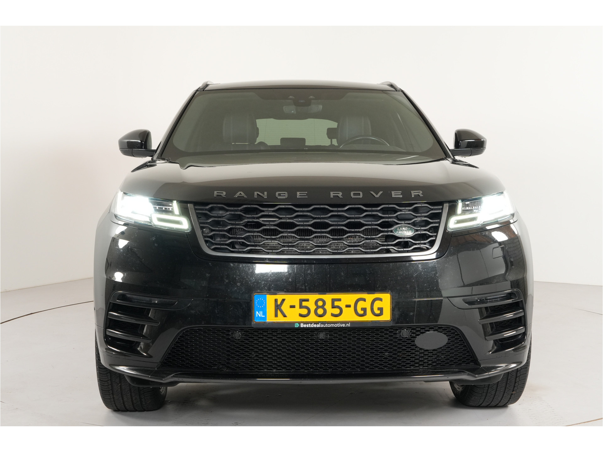 Land Rover Range Rover Velar 2.0 I4 Turbo 300 pk AWD R-Dynamic SE | Pano | Trekhaak | El. Stl. verst. | Massage | Leder | Inparkeer |e | Stl. verw. |