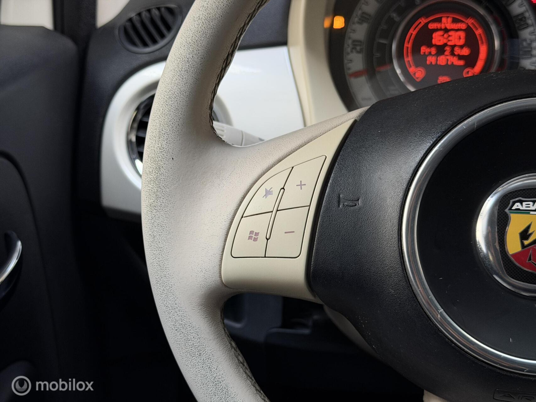 Fiat 500 1.2 Lounge|Automaat|Panodak|Leder|CarPlay|Abarth Look