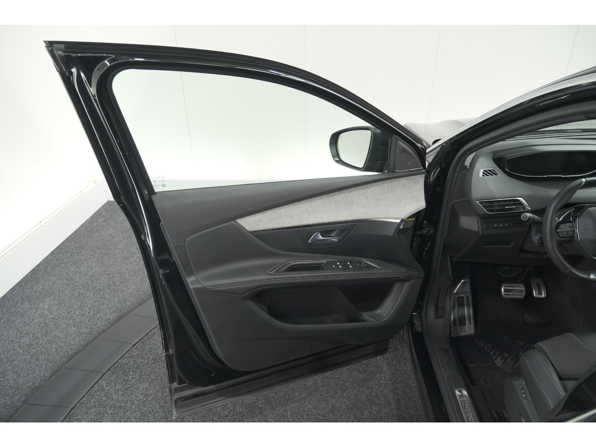 Peugeot 3008 1.2 Hybrid 136 GT | 360 Camera | Adaptieve Cruise Control | Elektronische Kofferklep | Navigatie