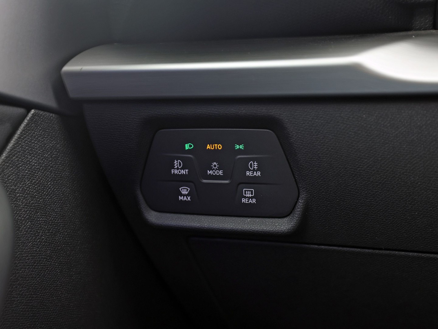 SEAT Leon 1.4 TSI eHybrid PHEV FR 204Pk Automaat (PANORAMADAK, SOH 97,5%, APPLE CARPLAY, MEMORY SEAT, LEDER/ALCANTARA, CAMERA, GETINT GLAS, KEYLESS, ADAPTIVE CRUISE, ZWART HEMEL, NIEUWSTAAT)