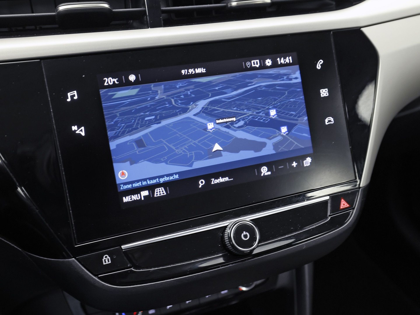 Opel Corsa 1.2 Sport (APPLE CARPLAY, GROOT NAVI, 360 CAMERA, CRUISE, PARKEERSENSOREN, LEDER STUURWIEL, SPORTSTOELEN, LM VELGEN, NIEUWSTAAT)