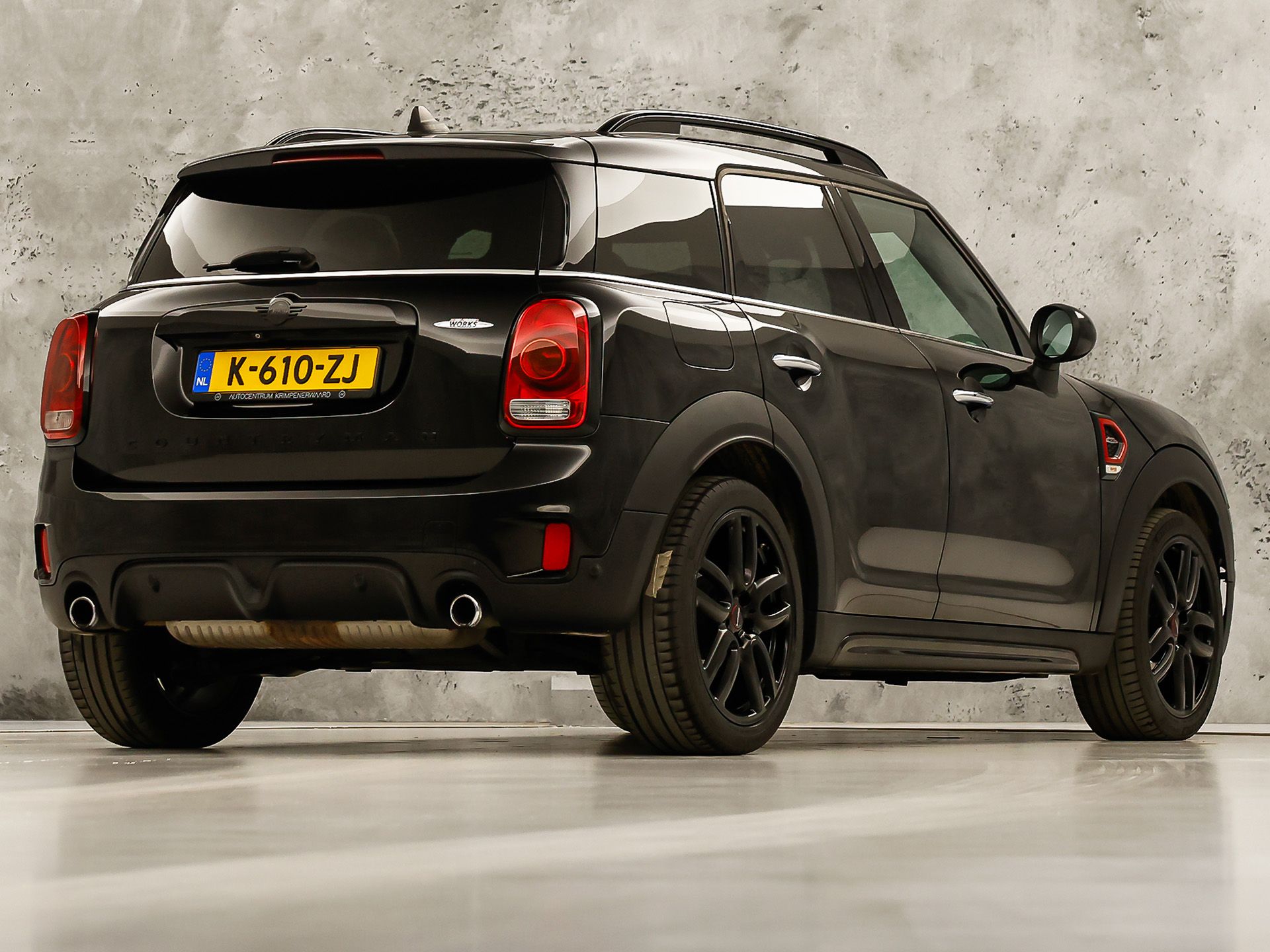 MINI Countryman 2.0 Cooper S John Cooper Works Chili 192Pk Automaat (PANORAMADAK, GROOT NAVI, LEDER, HARMAN/KARDON, CAMERA, STOELVERWARMING, SPORTSTOELEN, GETINT GLAS, NIEUWSTAAT)