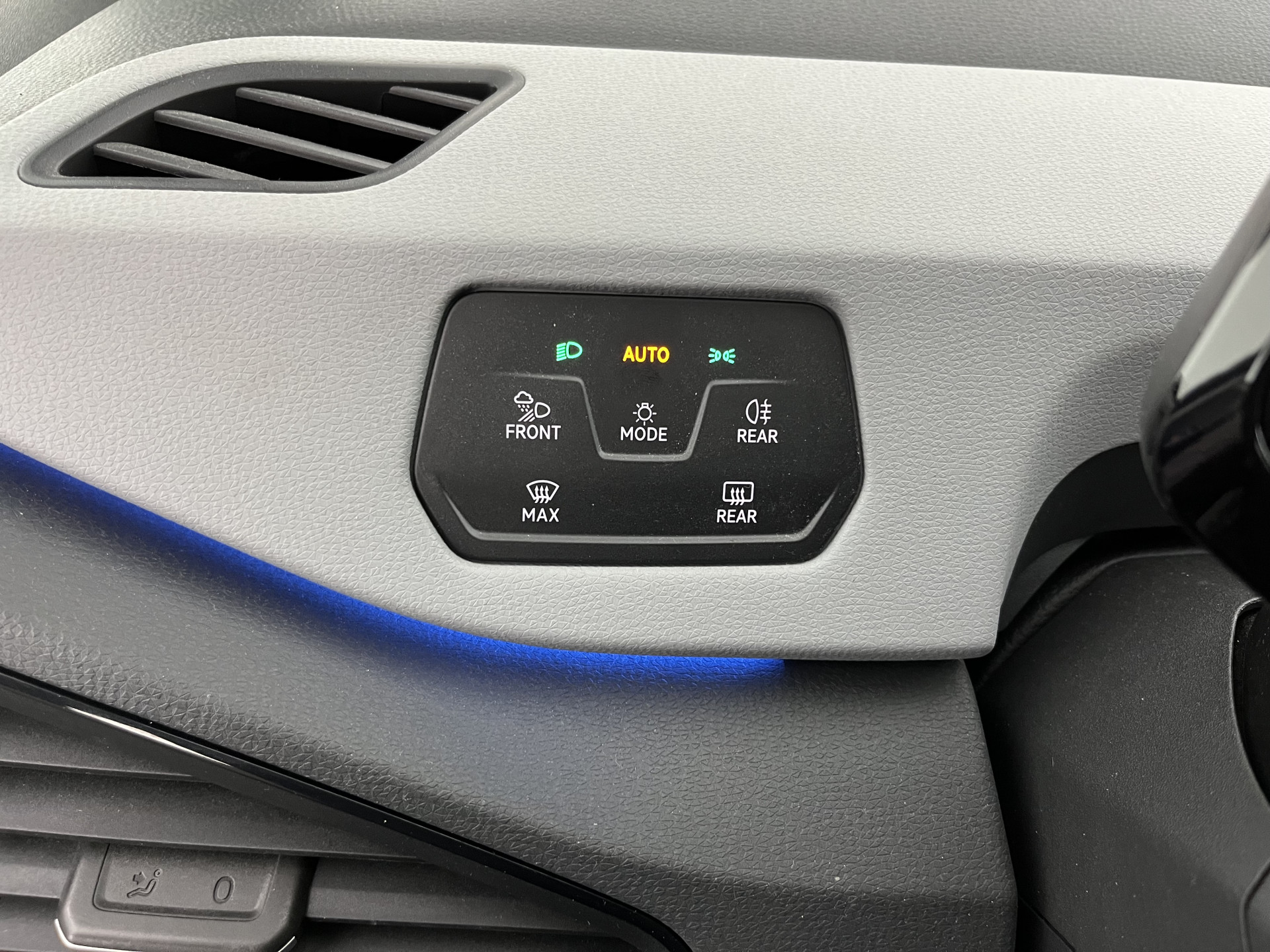 Volkswagen ID.3 First Max 58 kWh [ 3-Fase-11kW ] {SOH-89%} (INCL-BTW) *HEATPUMP | PANO | HEAD-UP | ADAPTIVE-CRUISE | IQ-LIGHTS | BLINDSPOT | CAMERA | KEYLESS | MICROFIBRE | AMBIENTLIGHT | NAVI-FULLMAP | DAB+ | ECC | HEATED-SPORTSEATS | DIGI-COCKPIT |