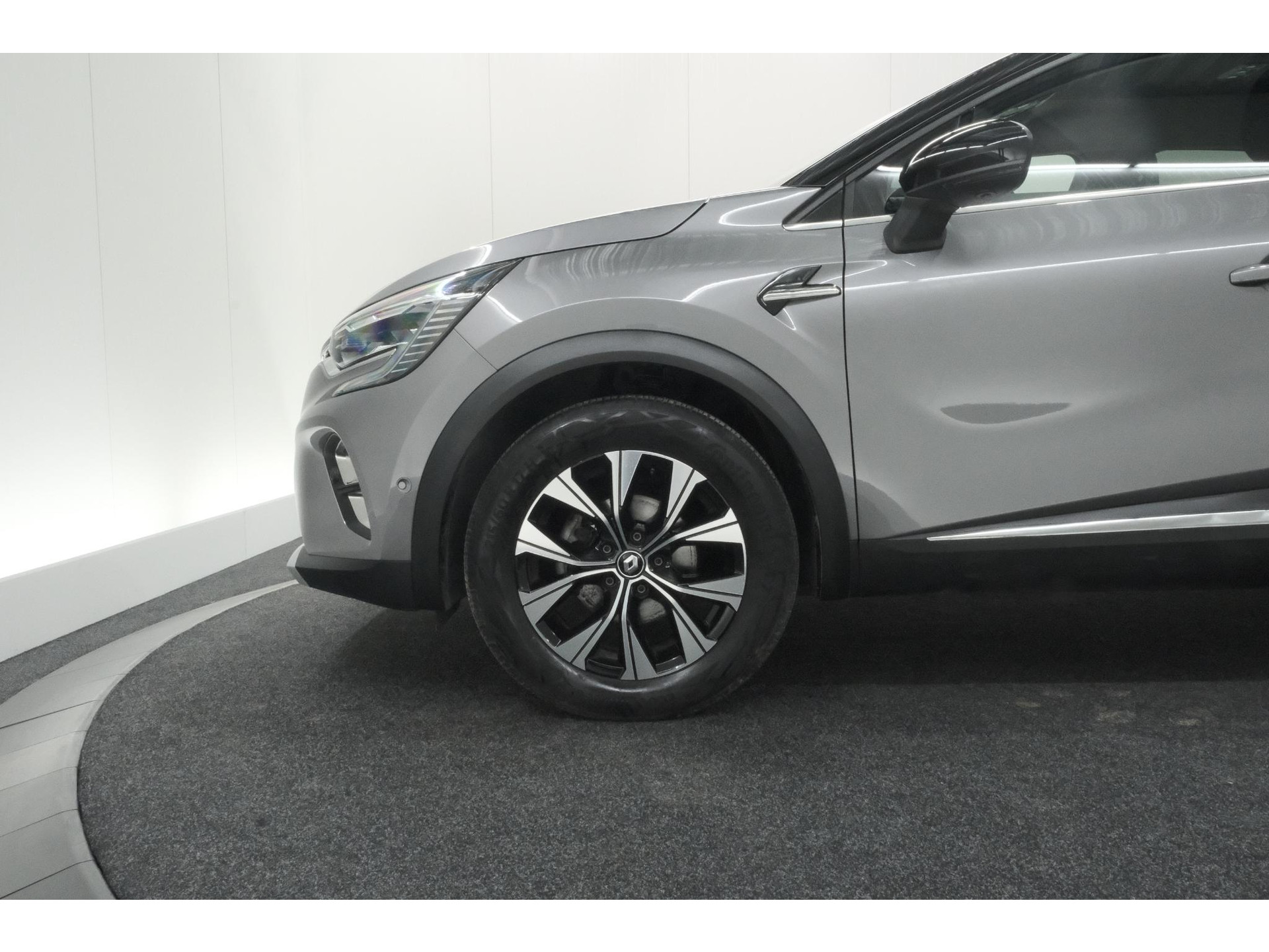 Renault Captur Mild Hybrid 140 EDC Techno | 360 Camera | 9.3 Inch Navigatie | Apple Carplay | 18 Inch Lichtmetalen Velgen