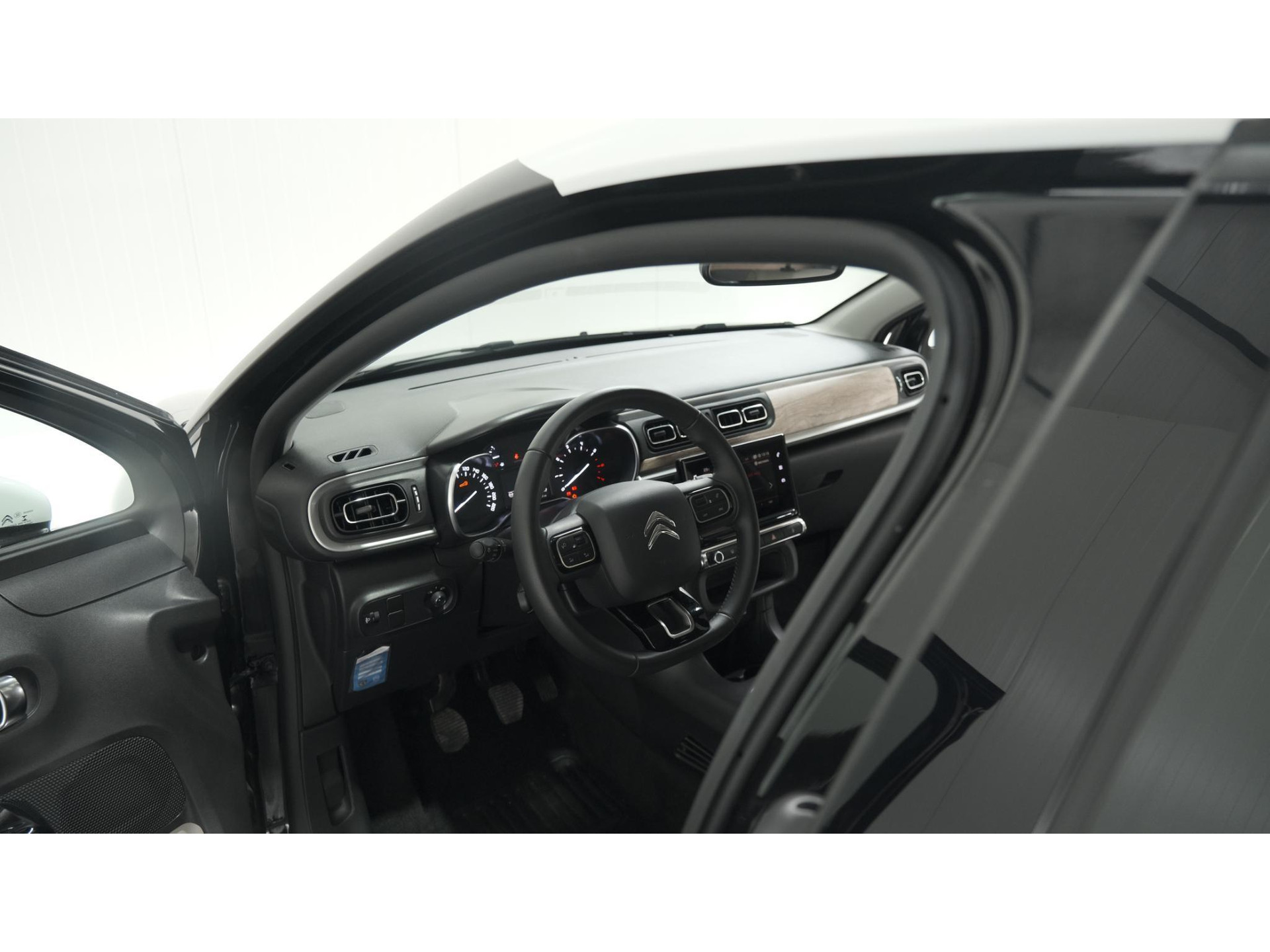 Citroen C3 PureTech 82 Feel Edition | Apple Carplay | Parkeersensoren | Navigatie | Climate Control | 16 Inch Velgen