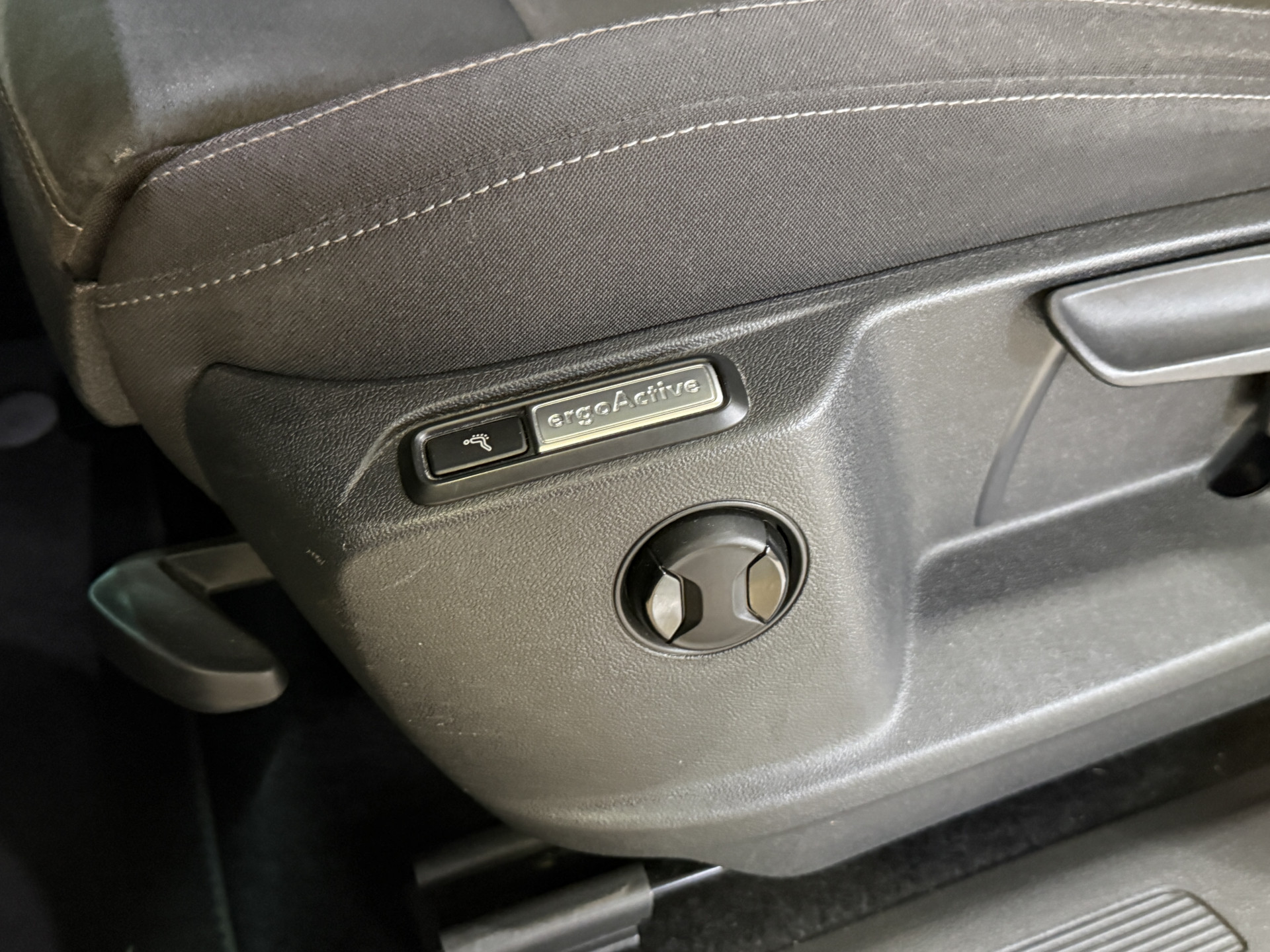 Volkswagen Tiguan 1.4 TSI eHybrid R-Line Business+ | Camera | Stoelverwarming | Dodehoeksensoren