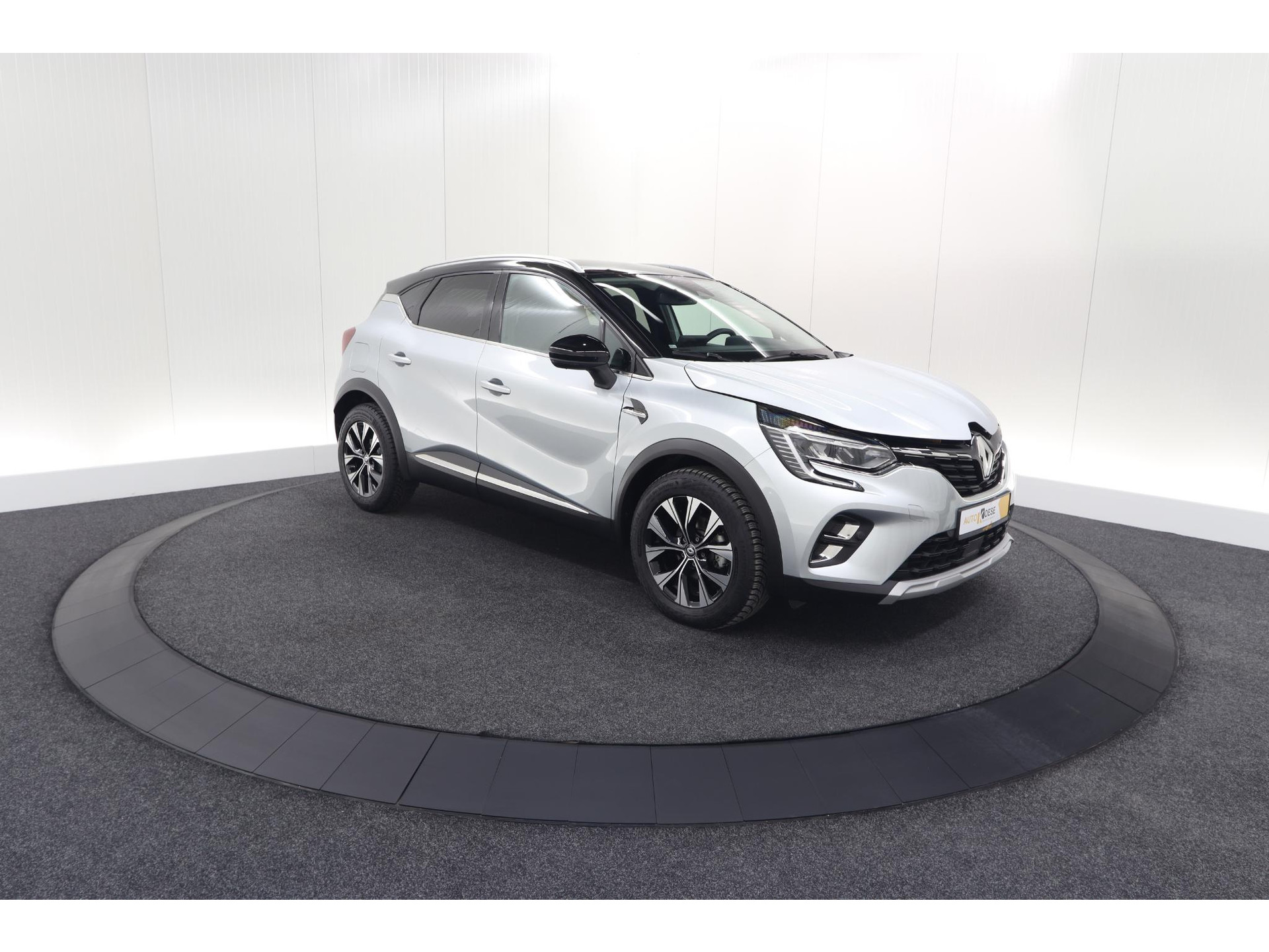 Renault Captur Mild Hybrid 140 EDC Techno | Camera | 9.3 Inch Scherm | Apple Carplay | Parkeersensoren | Allseason Banden | Stoelverwarming