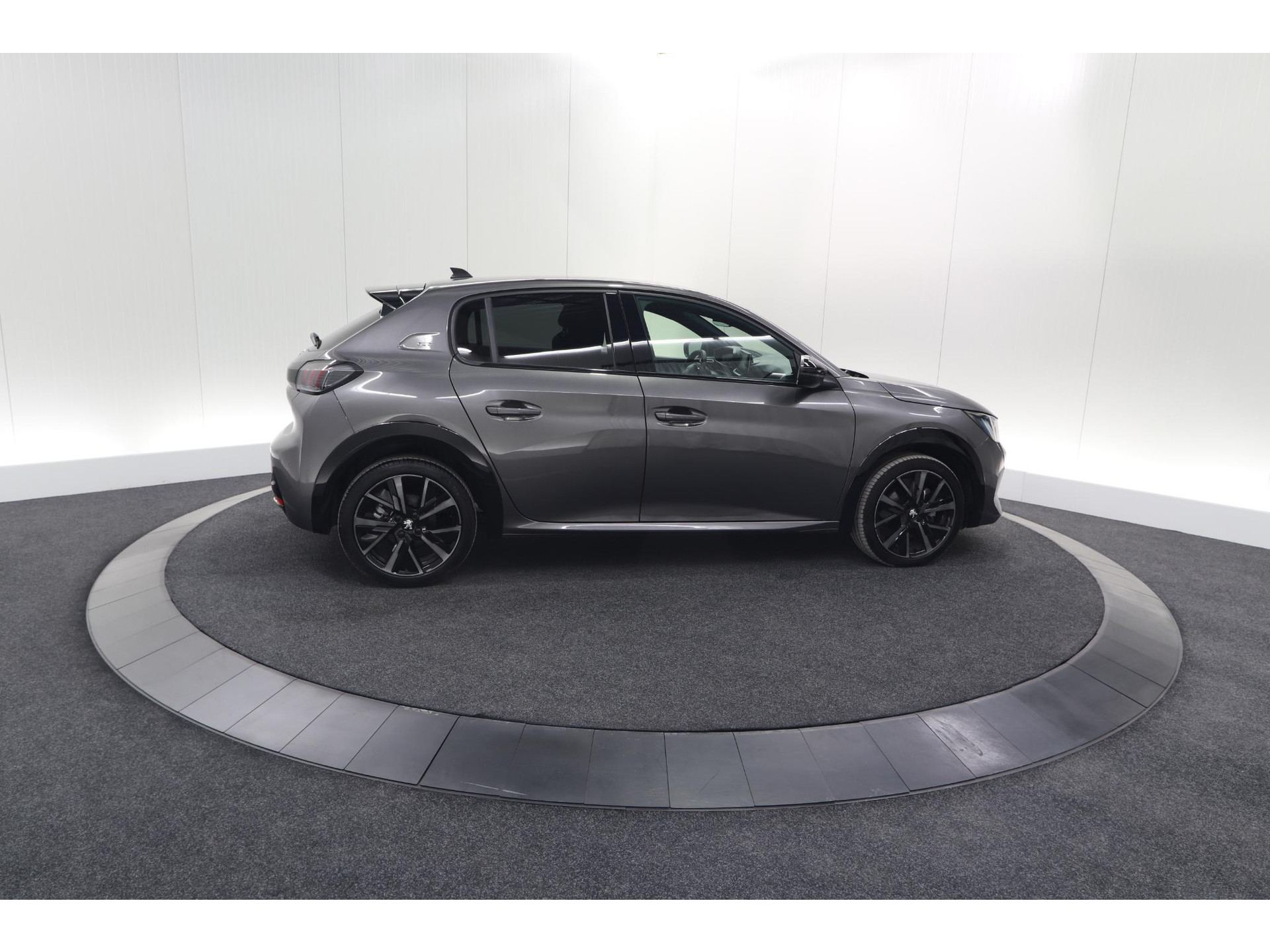 Peugeot 208 PureTech 100 GT | Camera | Adaptieve Cruise Control | Navigatie | Apple Carplay
