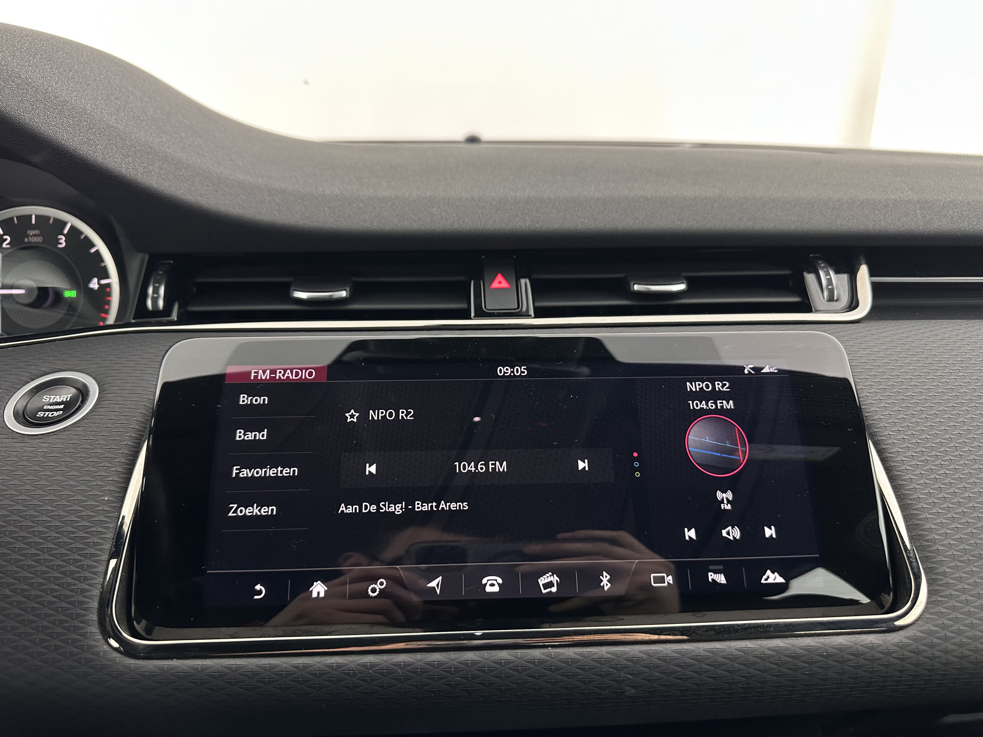 Land Rover Range Rover Evoque 2.0 D180 AWD SE (INCL-BTW) Aut. *LEATHER | FULL-LED | HEATED-COMFORTSEATS | NAVI-FULLMAP | SHIFTPADDLES | CAMERA | ECC | CARPLAY | PDC | CRUISE | 18''ALU*