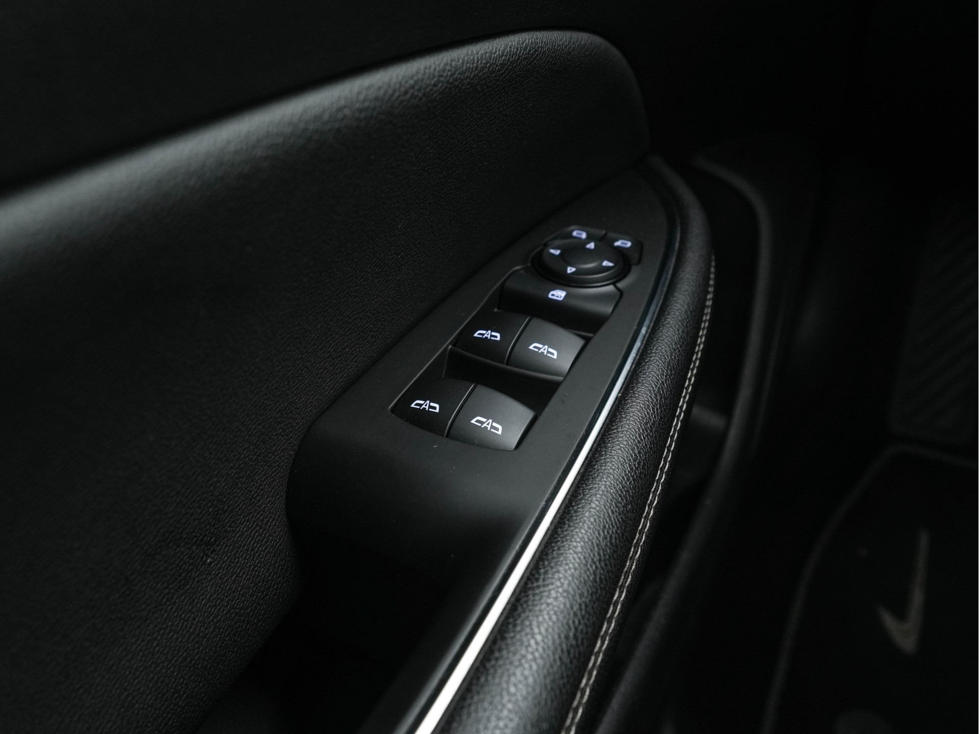 Opel Insignia Sports Tourer 1.5 Turbo Business Executive Aut. *NAVI-FULLMAP | LEATHER-FABRIC | KEYLESS | DAB+ | SPORT-SEATS  | ECC | PDC | CRUISE | TOWBAR | CARPLAY | 18''ALU*