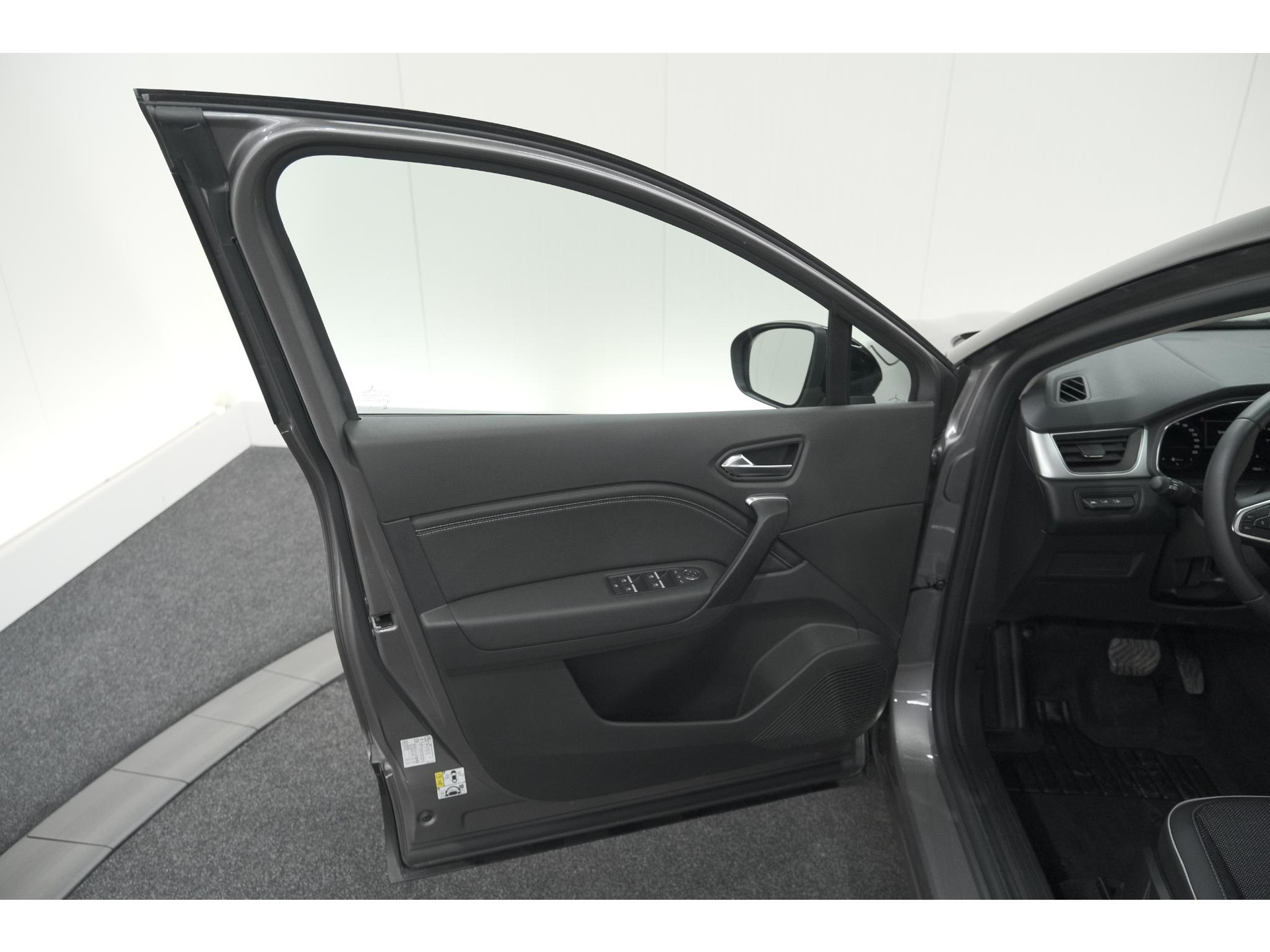 Renault Captur Mild Hybrid 140 EDC Techno | Camera | 9.3 Inch Scherm | Apple Carplay | Parkeersensoren | Allseason Banden | Stoelverwarming