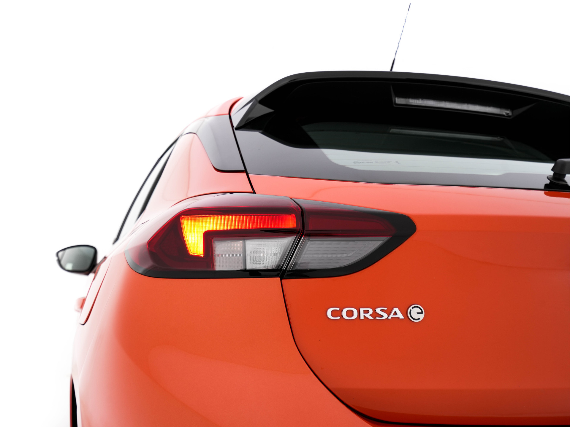 Opel Corsa-e Elegance 50 kWh [3-Fase-] {SOH-90%} (INCL-BTW) Aut.*FULL-LED | DIGI-COCKPIT | LEATHER-MICROFIBRE | CARPLAY | CAMERA | ECC | KEYLESS | CRUISE | DAB | 16'' ALU*