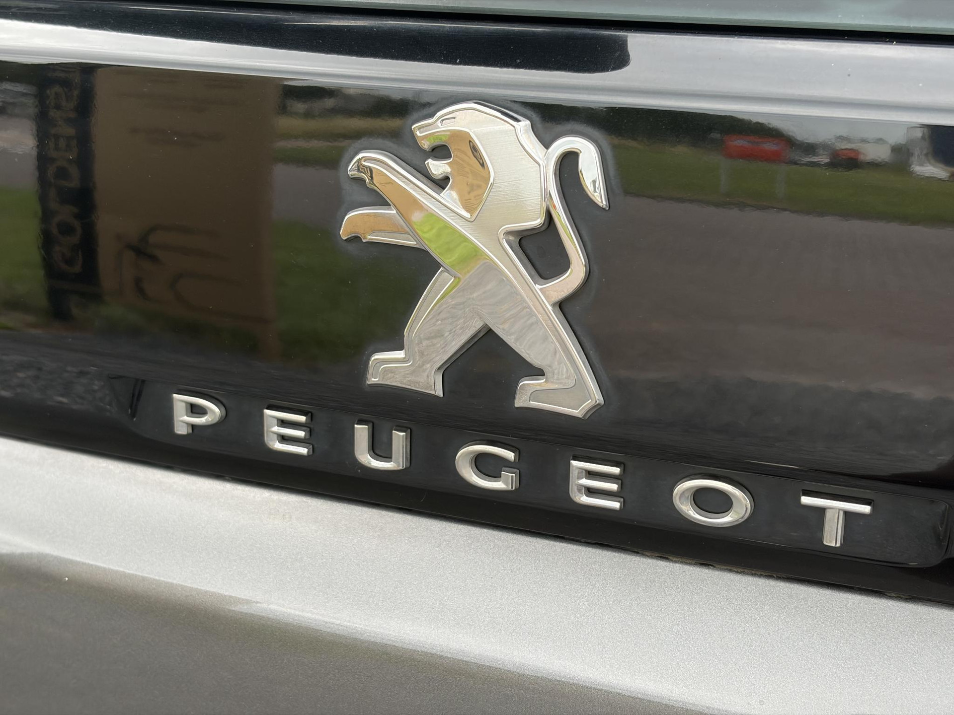 Peugeot 5008 1.2 PureTech Active 1e Eigenaar,D-riem 12-2023,Trekhaak,7 Persoons,6 Bak,Carplay,Clima,Cruise,131pk,Pdc,Dealer Onderhouden,N.A.P,Apk tot 05-2027