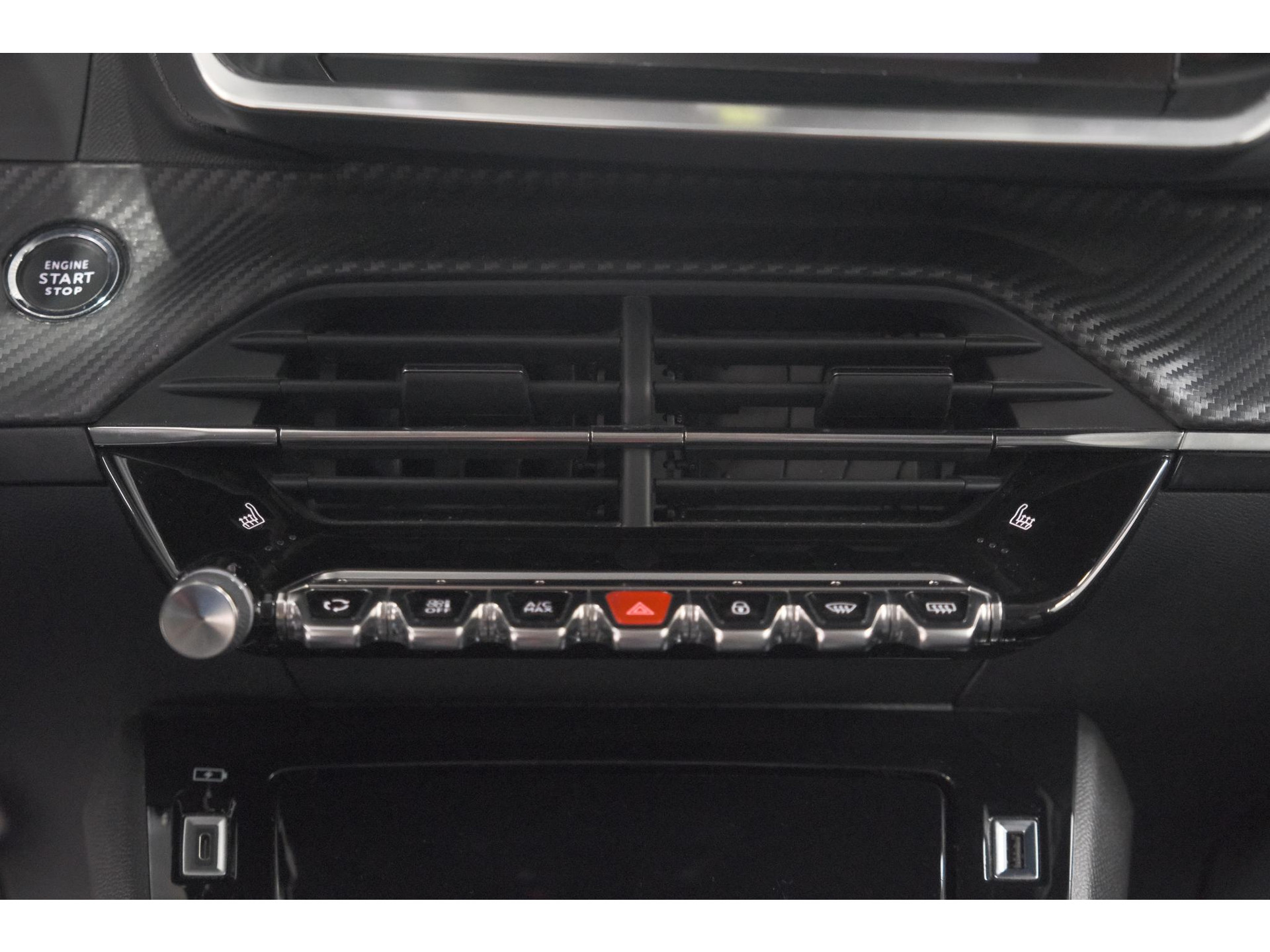 Peugeot 2008 PureTech 130 Allure Pack | Trekhaak | Adaptieve Cruise Control | Camera | Stoelverwarming