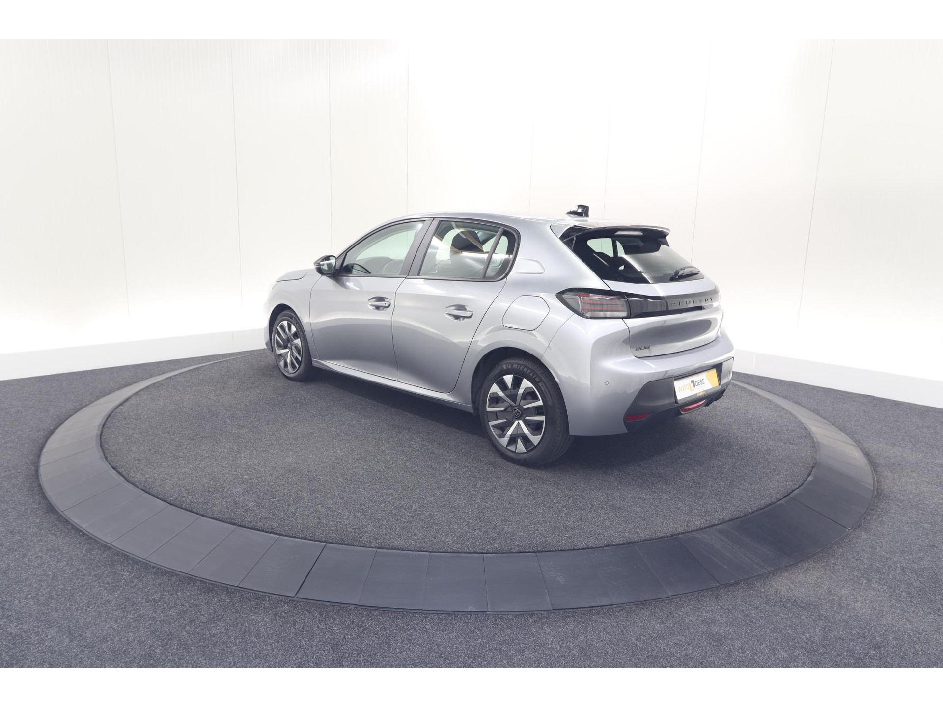 Peugeot 208 PureTech 100 Active | Parkeersensoren | Navigatie | Apple Carplay