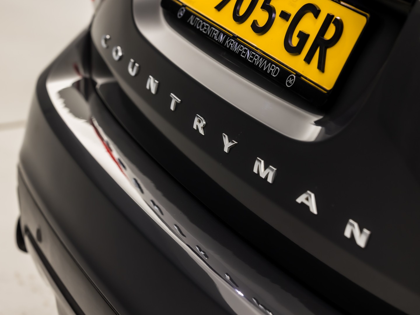 MINI Countryman 1.5 Cooper SE ALL4 Chili 225Pk Automaat (APPLE CARPLAY, GROOT NAVI, LEDER, STOELVERWARMING, SPORTSTOELEN, GETINT GLAS, ADAPTIVE CRUISE, NIEUWSTAAT)