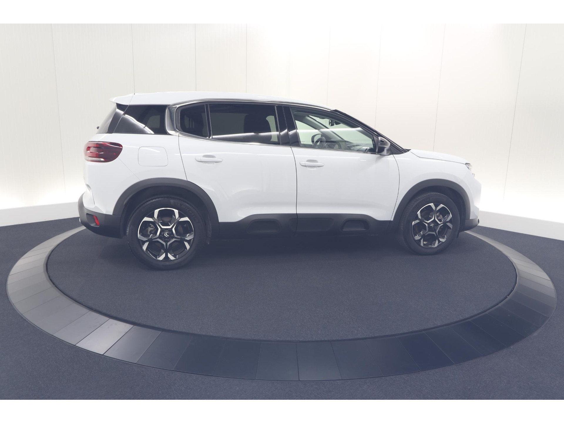 Citroen C5 Aircross 1.2 Hybrid 136 Plus | Camera | Navigatie | Parkeersensoren | Apple Carplay