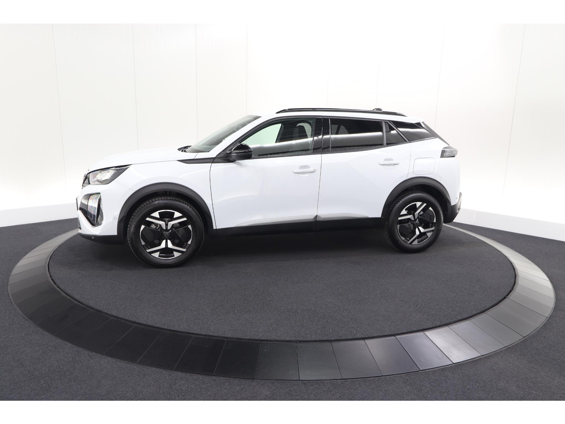 Peugeot 2008 PureTech 130 EAT8 Allure | 360 Camera | Dodehoekdetectie | Apple Carplay | Navigatie