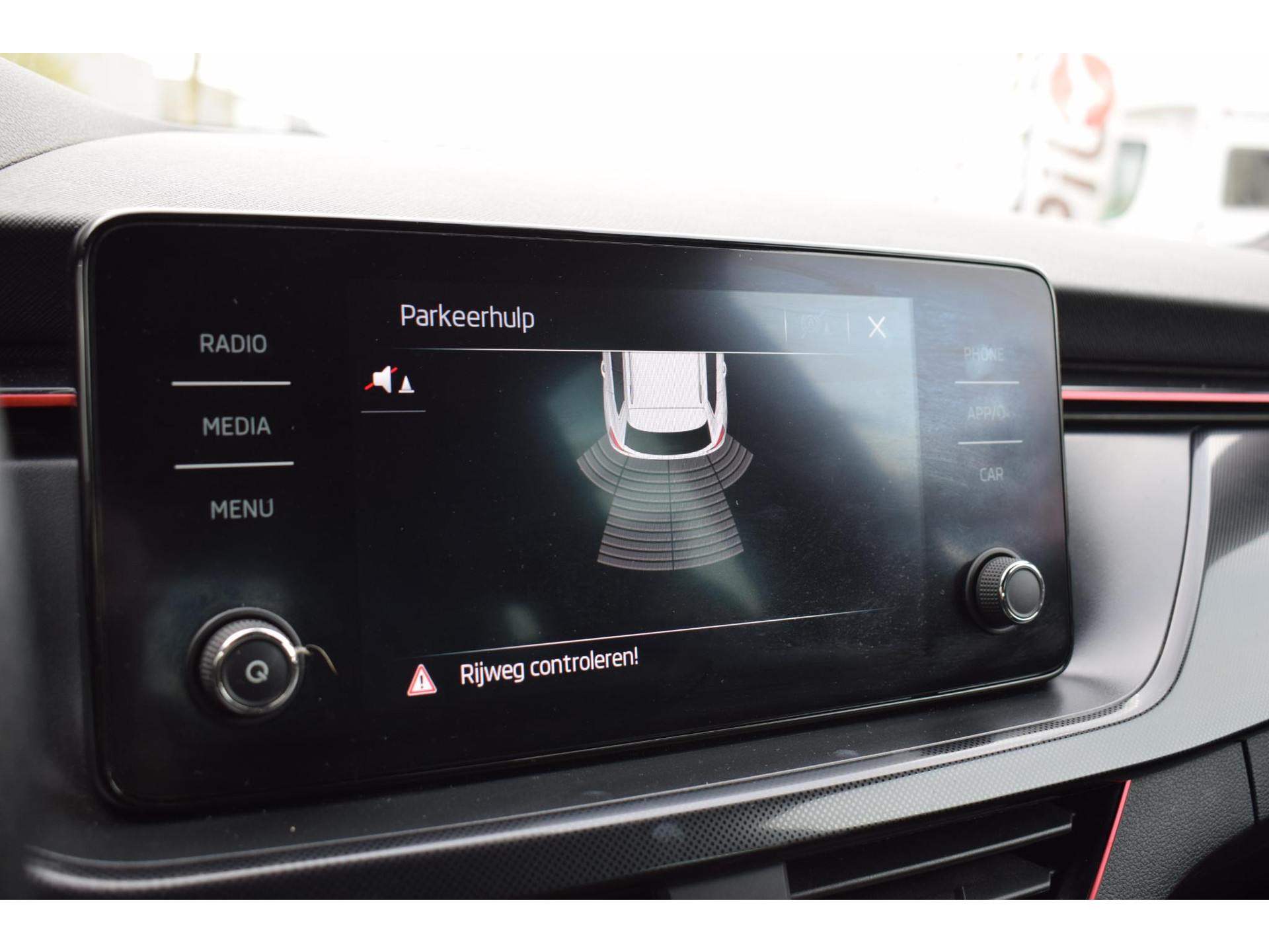Skoda Kamiq 1.0 TSI Sport Business | Sportstoelen | Apple CarPlay | Climate | Cruise