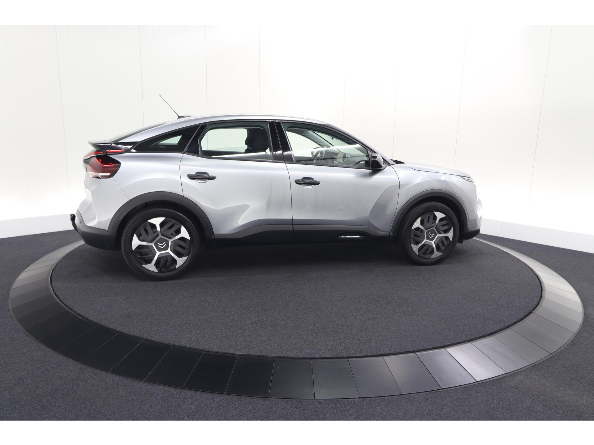 Citroen C4 Puretech 130 Feel | Trekhaak | Camera | Allseason Banden | Climate Control | Parkeersensoren