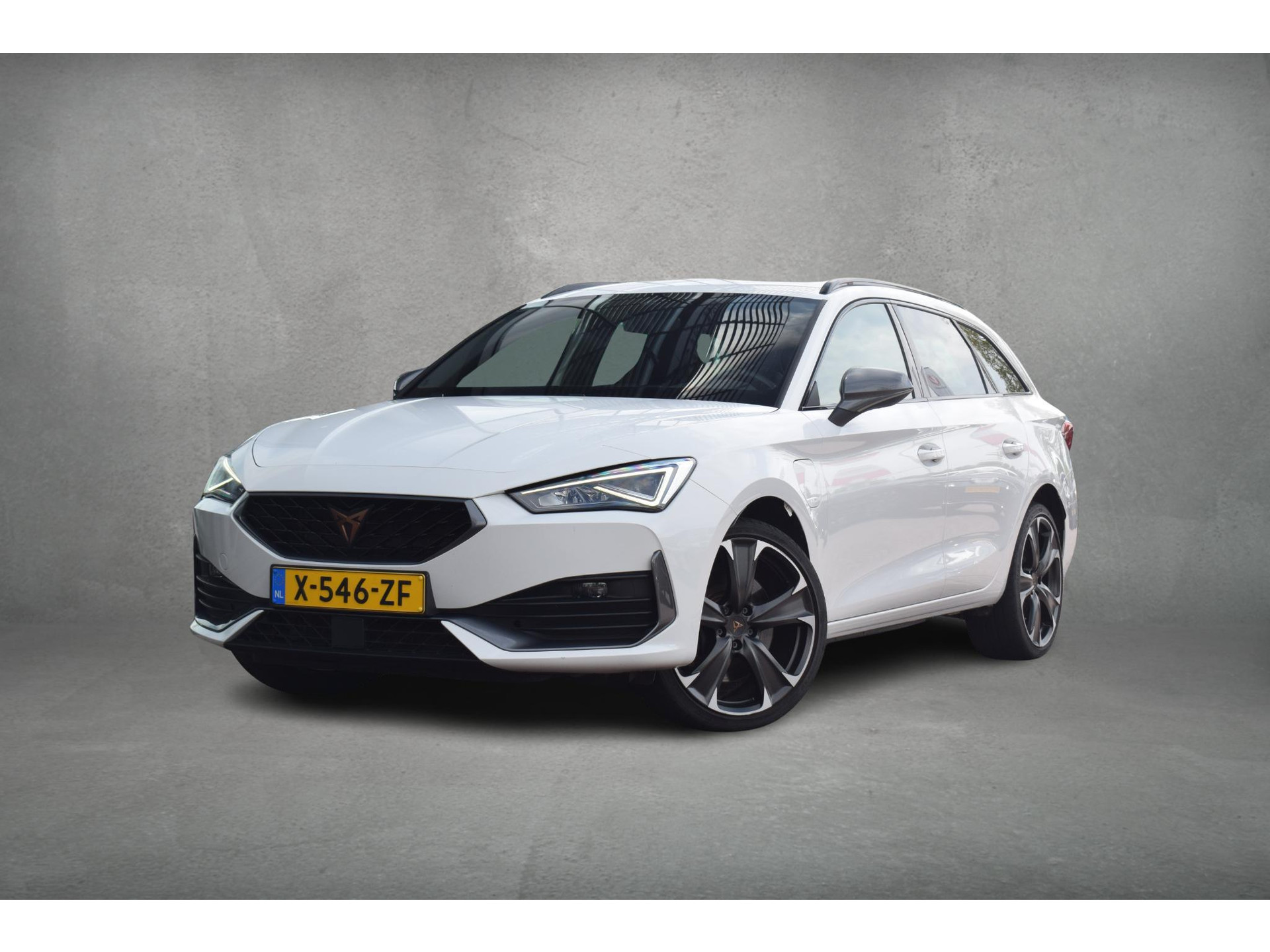 CUPRA Leon Sportstourer 1.4 e-Hybrid VZ Business | 245 PK | Half Leer | Apple CarPlay | Stuurverwarming