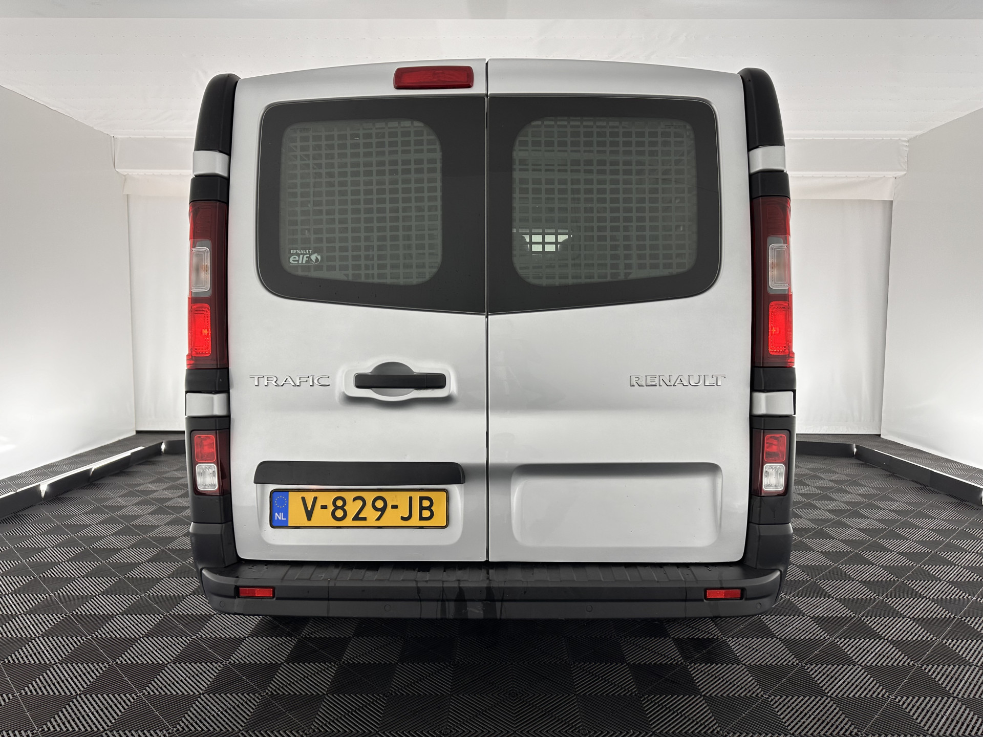 Renault Trafic 1.6 dCi T29 L1H1 Comfort-Pack *NAVI-FULLMAP | AIRCO | CRUISE | 3-PERS | PDC | 1.260 Kg-Cargo-Capacity*