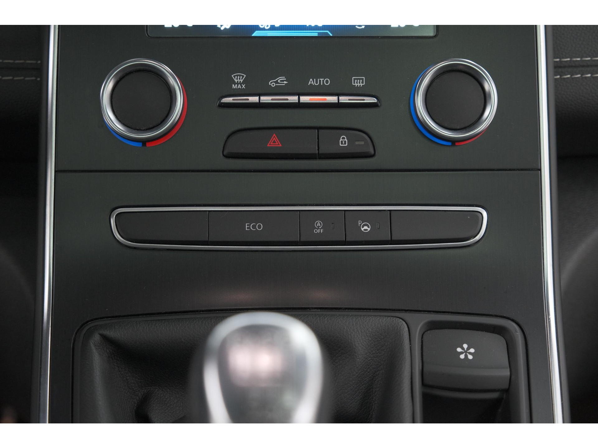 Renault Scénic TCe 130 Intens | Trekhaak | Panoramadak | Camera | Apple Carplay | Dodehoekdetectie