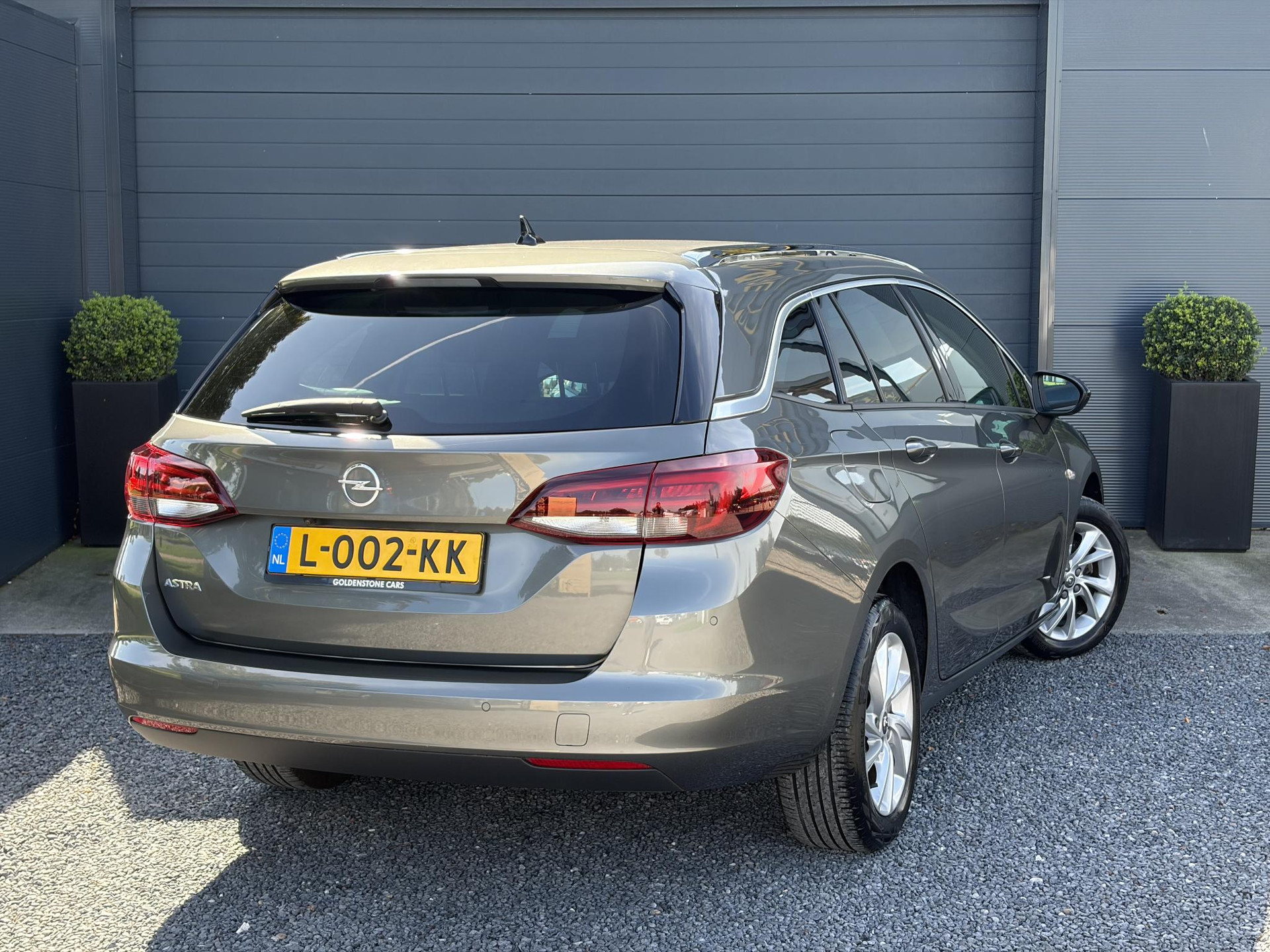 Opel Astra Sports Tourer 1.2 Business Elegance ✓1e Eigenaar✓110pk✓Carplay✓Camera✓Navi✓Clima✓Cruise✓Halfleder✓Comfortstoel✓Pdc V+A✓6 Bak✓Dealer Onderhouden✓Keyless✓Lm velgen✓N.A.P✓Apk tot 06-2027