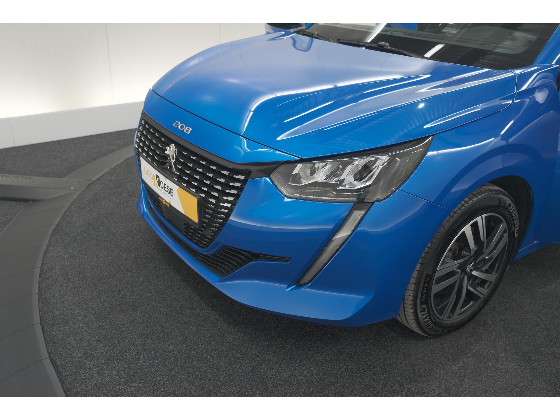 Peugeot 208 PureTech 100 Allure | Stoelverwarming | Adaptieve Cruise Control | Camera | Apple Carplay