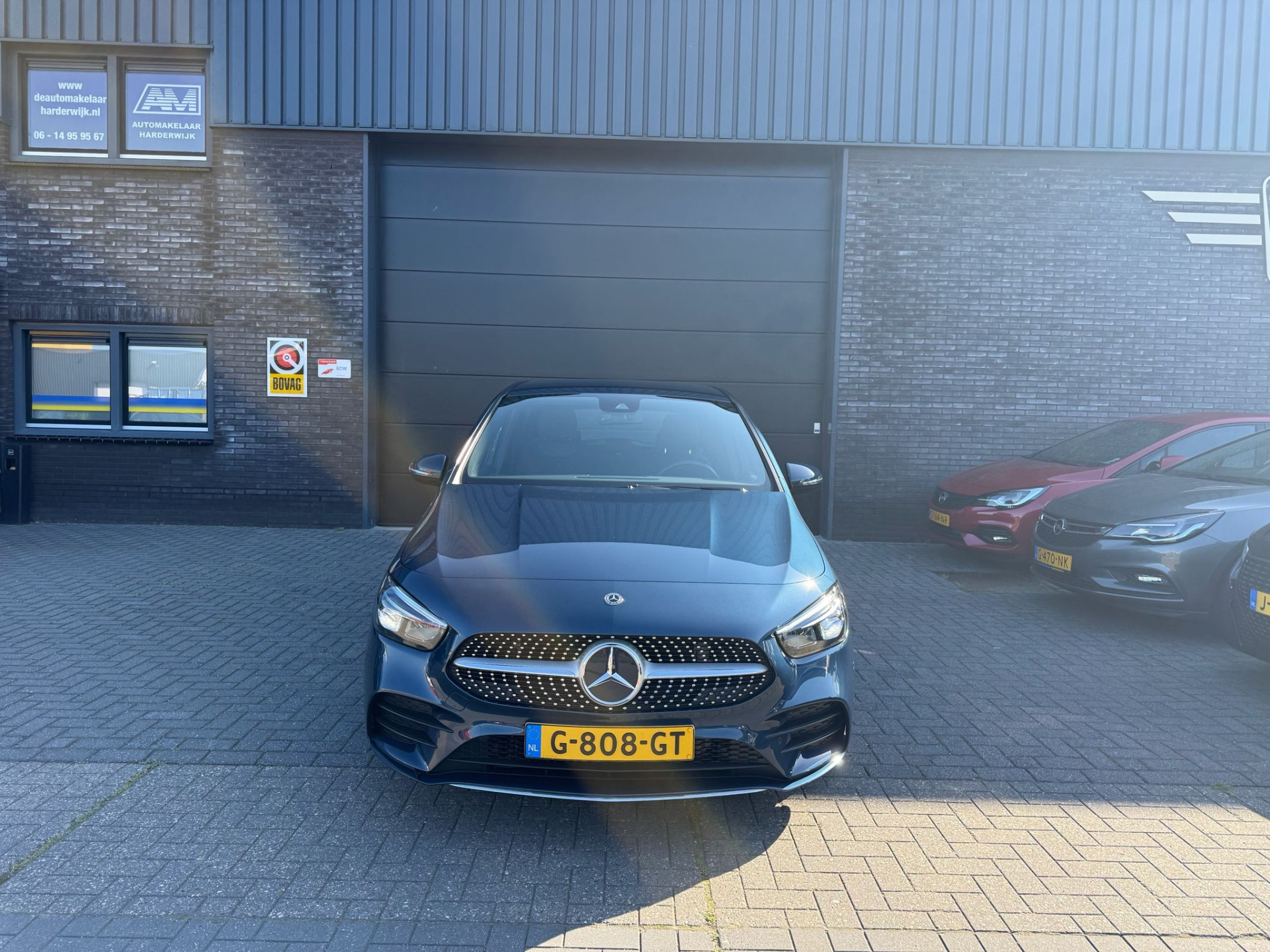 Mercedes-Benz B-klasse 180 Business Solution AMG | 3/6/12MND GARANTIE | AUTOMAAT | LED | CRUISE | CARPLAY | DAB | AIRCO | STOELVERWM. |