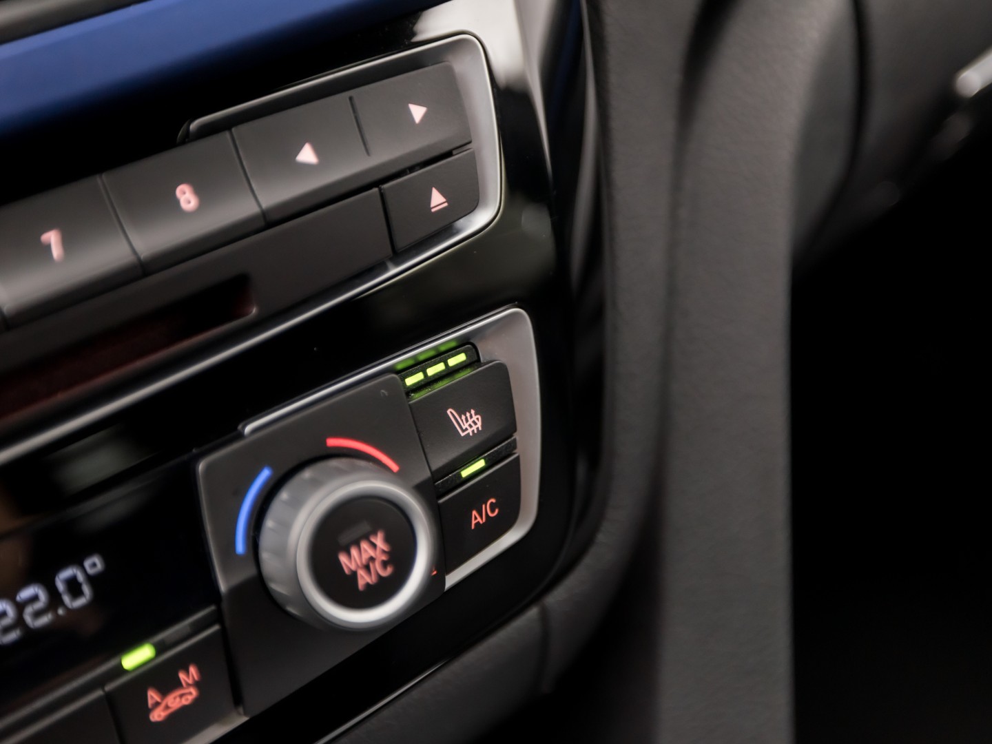 BMW 3 Serie 320i M Sport High Executive 184Pk Automaat (GROOT NAVI, DEALER ONDERHOUDEN, CLIMATE, LEDER, STOELVERWARMING, SPORTSTOELEN, PARKEERSENSOREN, GETINT GLAS, NIEUWSTAAT)