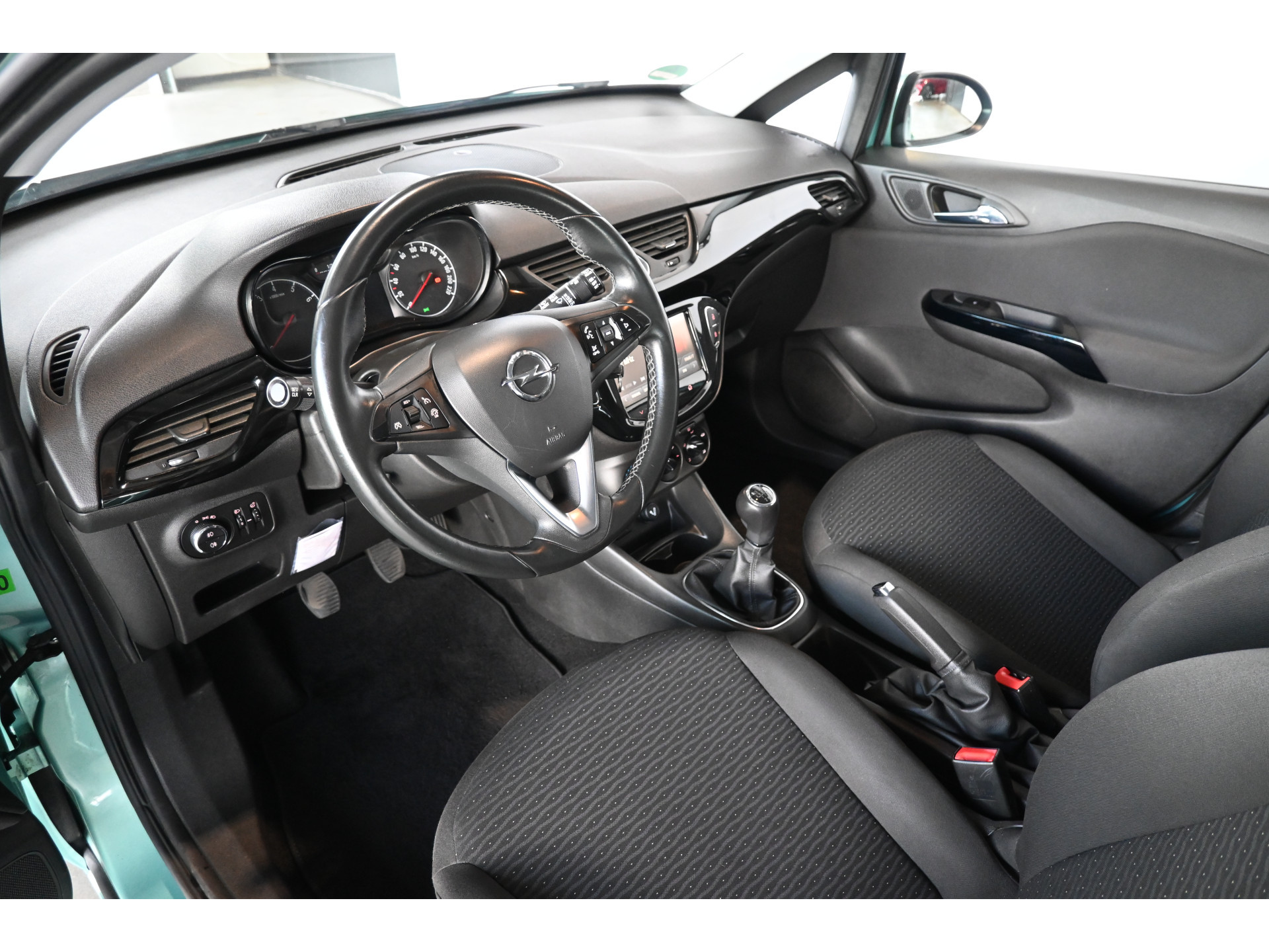 Opel Corsa 1.4 Edition Airco Cruise control Lichtmetaal Elektrisch Pakket Goed Onderhouden! Inruil Mogelijk!