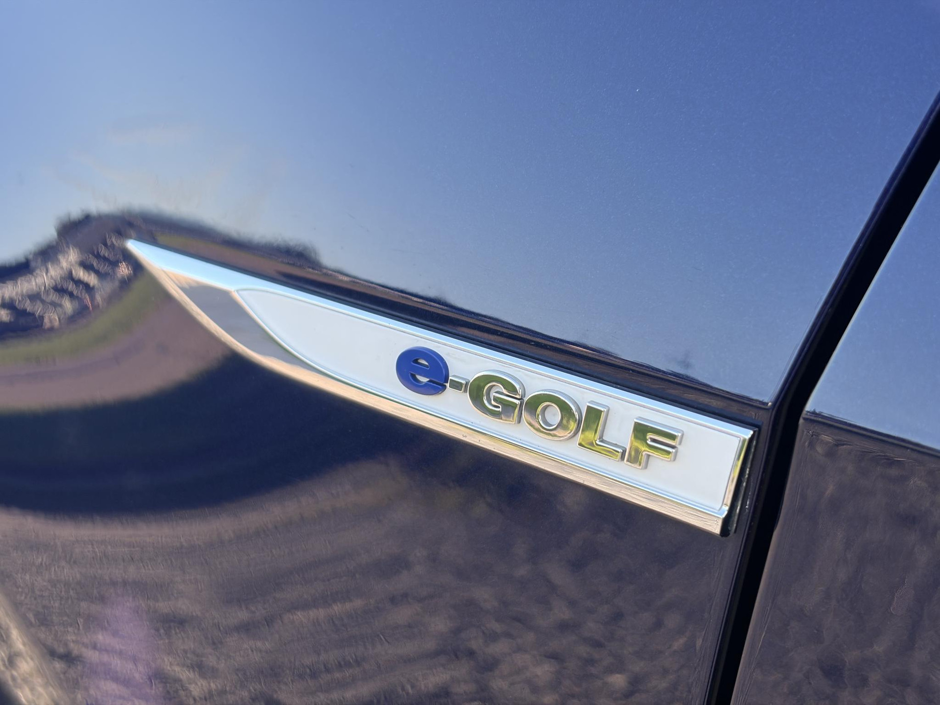 Volkswagen e-Golf e-Golf ✓SOH 88.57%✓Carplay✓Navi✓Leder✓Clima✓Cruise✓Pdc V+A✓LED✓16'' Lm velgen✓N.A.P✓Apk tot 02-2027