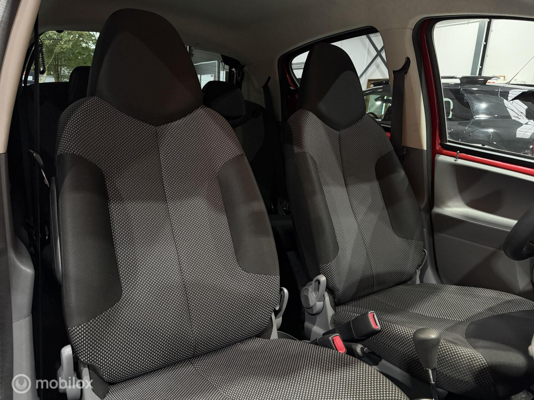 Toyota Aygo 1.0-12v Aspiration Red Navigator|Automaat|NAP|Navi
