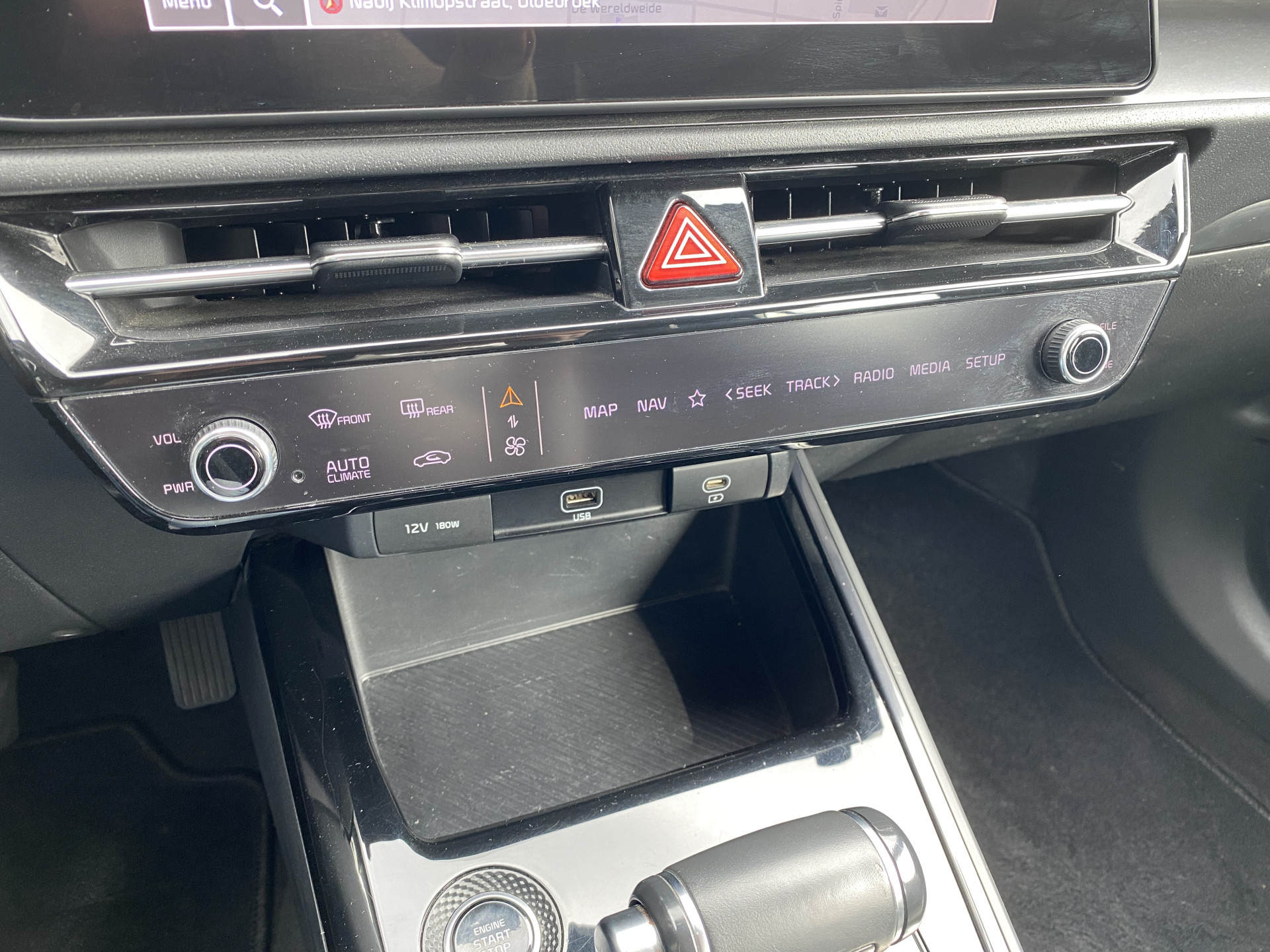 Kia Niro 1.6 GDi PHEV 184 pk DynamicLine AUT. | 1e eigenaar | navigatie | adaptieve cruise | camera | 2 laadkabels | keyless entry