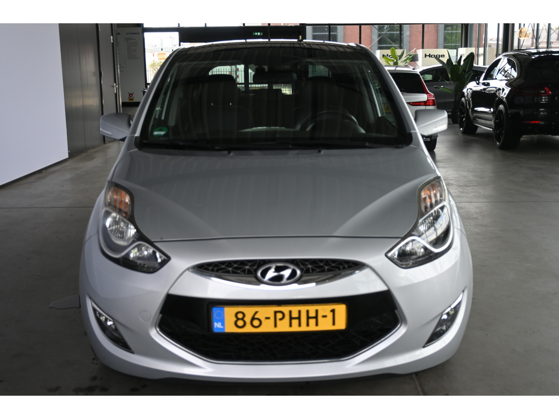 Hyundai ix20 1.4i i-Catcher Clima Navigatie Schuifdak Trekhaak Goed Onderhouden! Inruil Mogelijk!