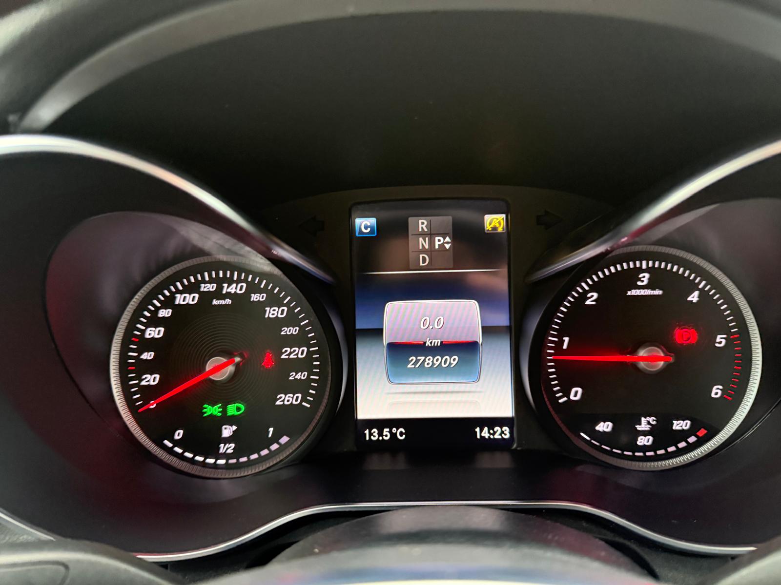 Mercedes-Benz GLC-klasse 220 d 4MATIC Premium Plus | 3/6/12MND GARANTIE | LED | CARPLAY | PANODAK | CRUISE | NAVI | TREKHAAK |