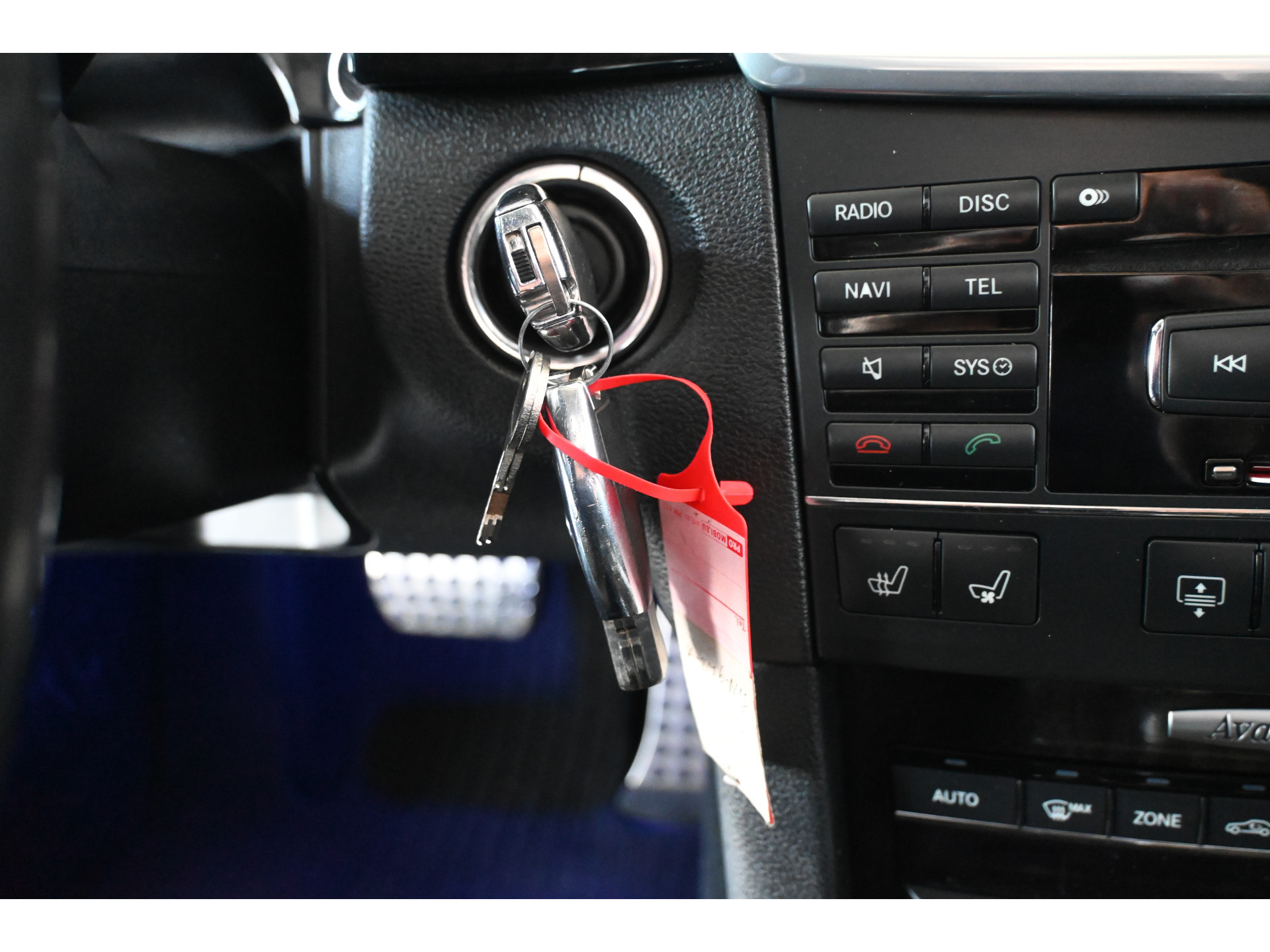 Mercedes-Benz E-klasse 500 Elegance V8 Automaat Clima Panoramadak Trekhaak PDC Stoelverwarming Cruise control Goed Onderhouden! Inruil Mogelijk!