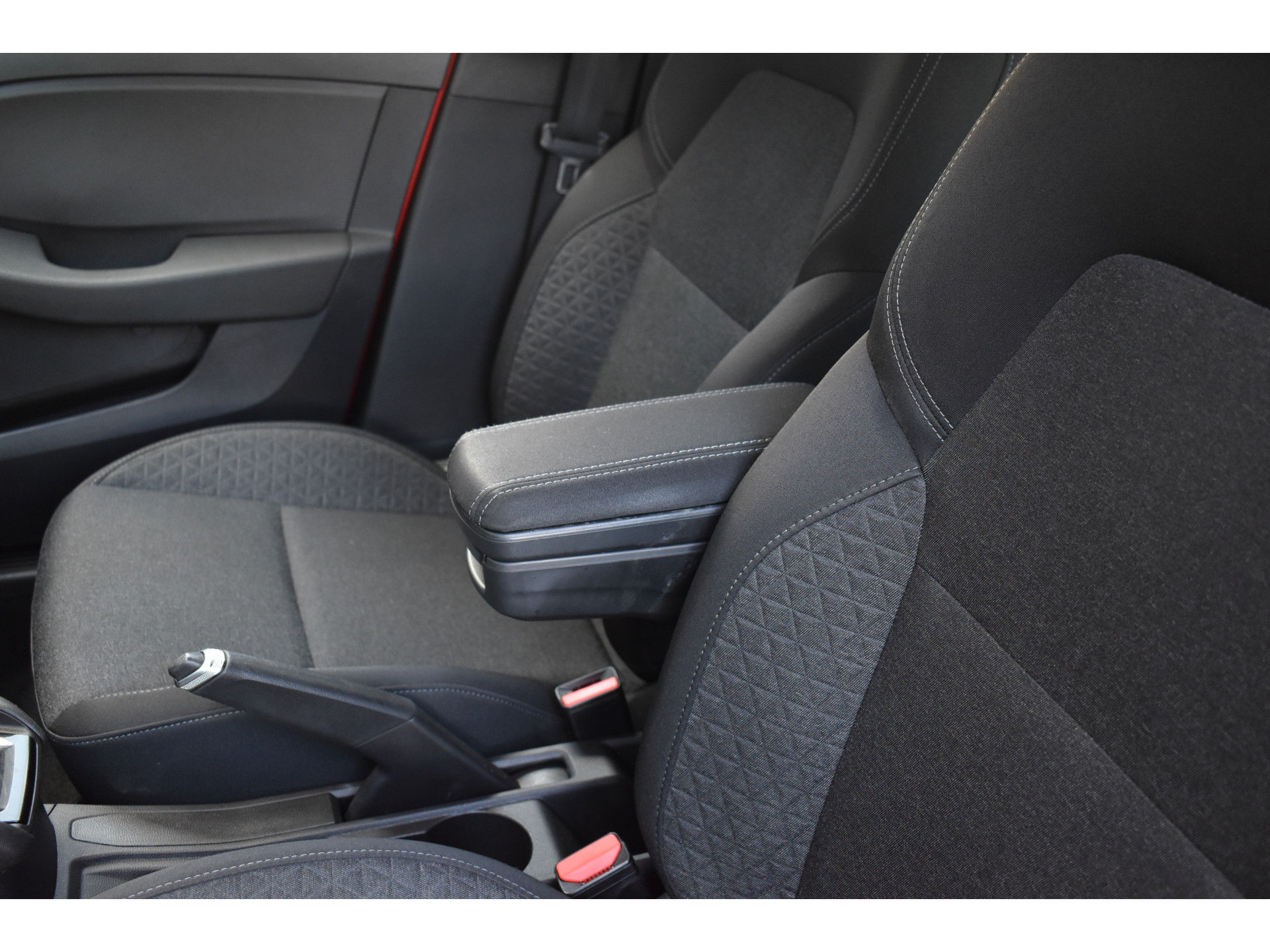 Renault Clio 1.0 TCe Bi-Fuel Zen G3 Gas dus super voordelig rijden 215,- per 3 maanden wegenbelasting Prijs incl. btw Gas kost 0,83 cent per liter