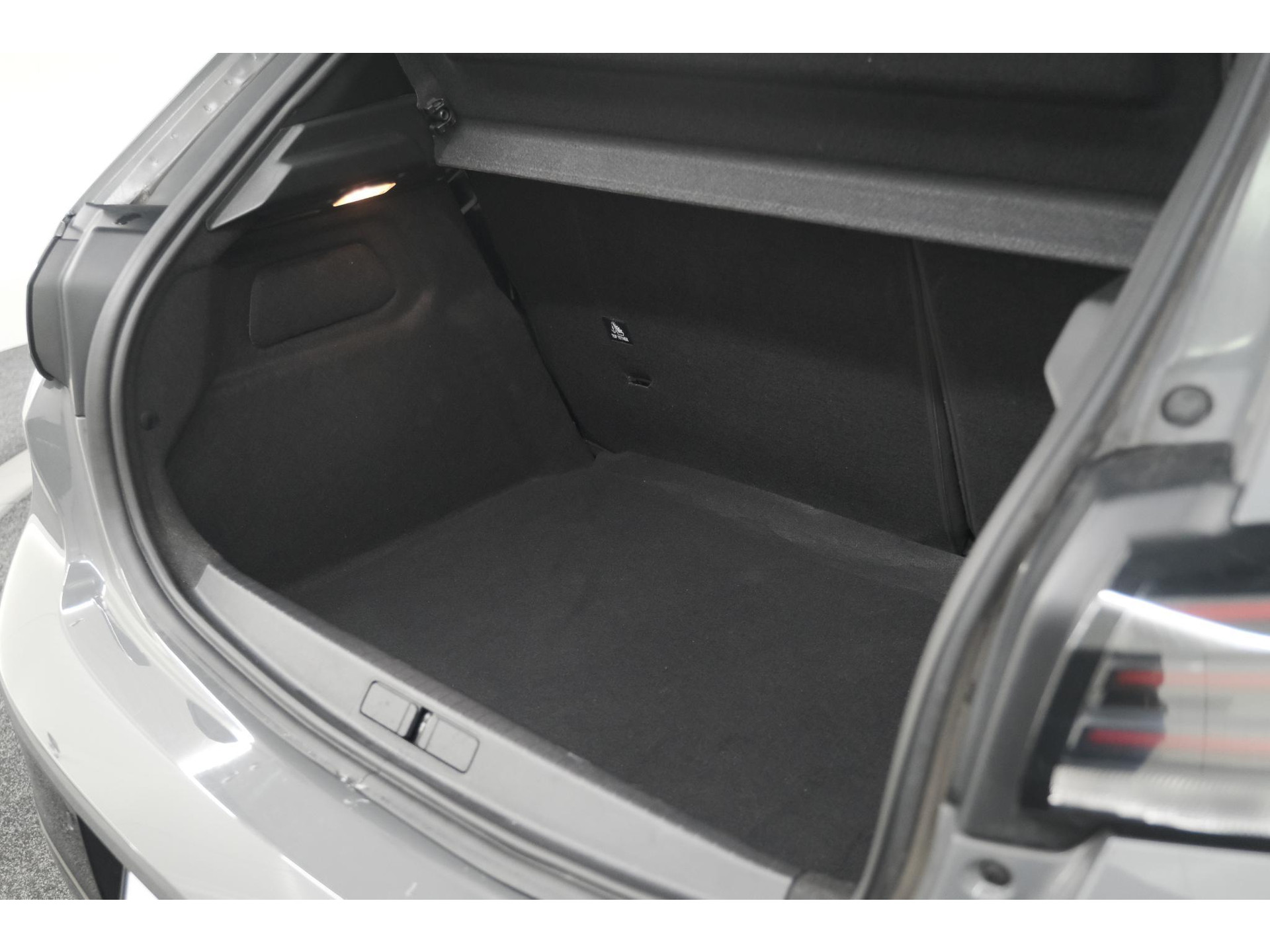 Peugeot 208 PureTech 100 Allure | 360 Camera | Adaptieve Cruise Control | Navigatie | Dodehoekdetectie