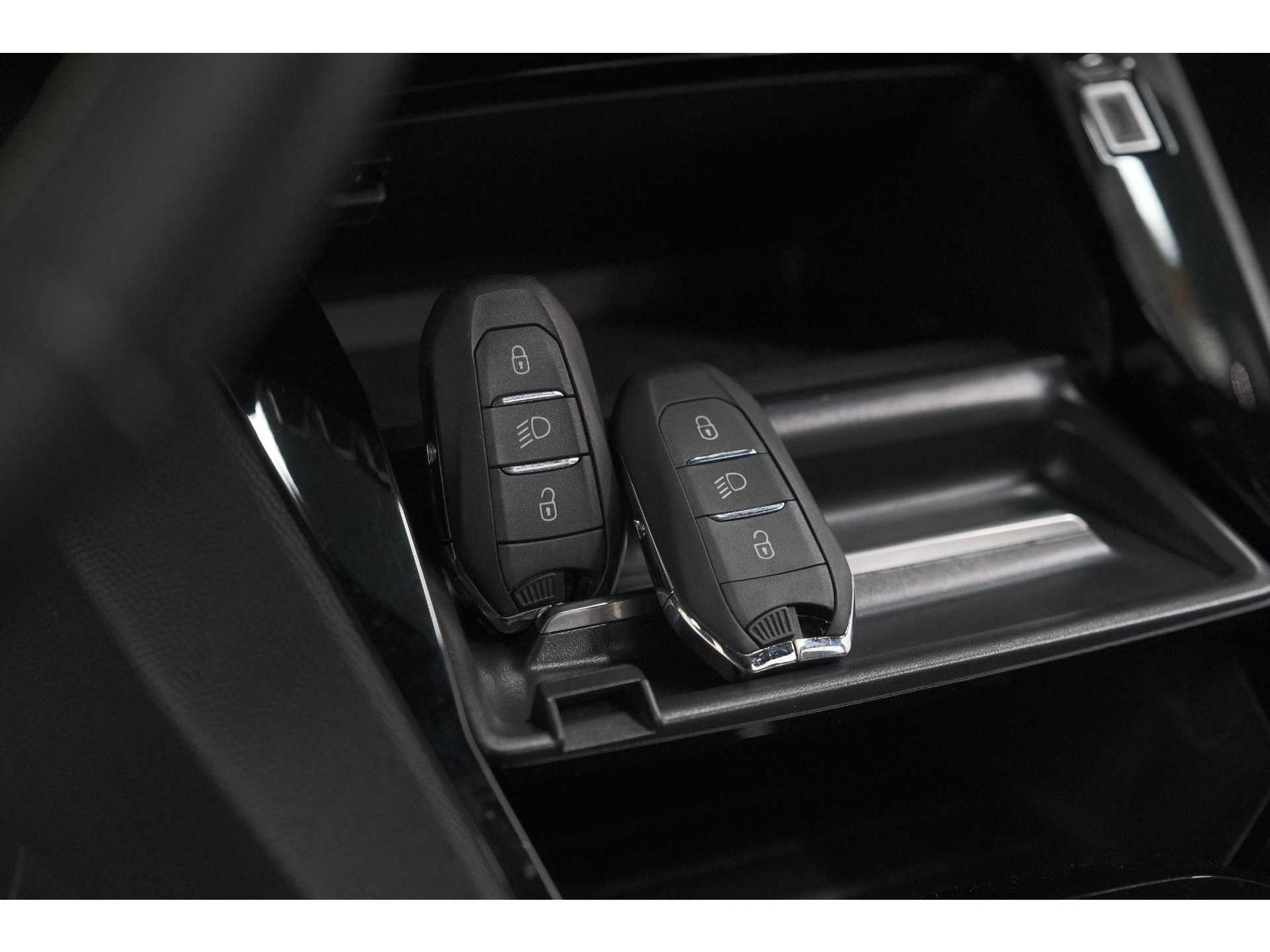 Peugeot 208 Hybrid 136 e-DCS6 GT Camera | Apple Carplay & Android Auto | Parkeersensoren