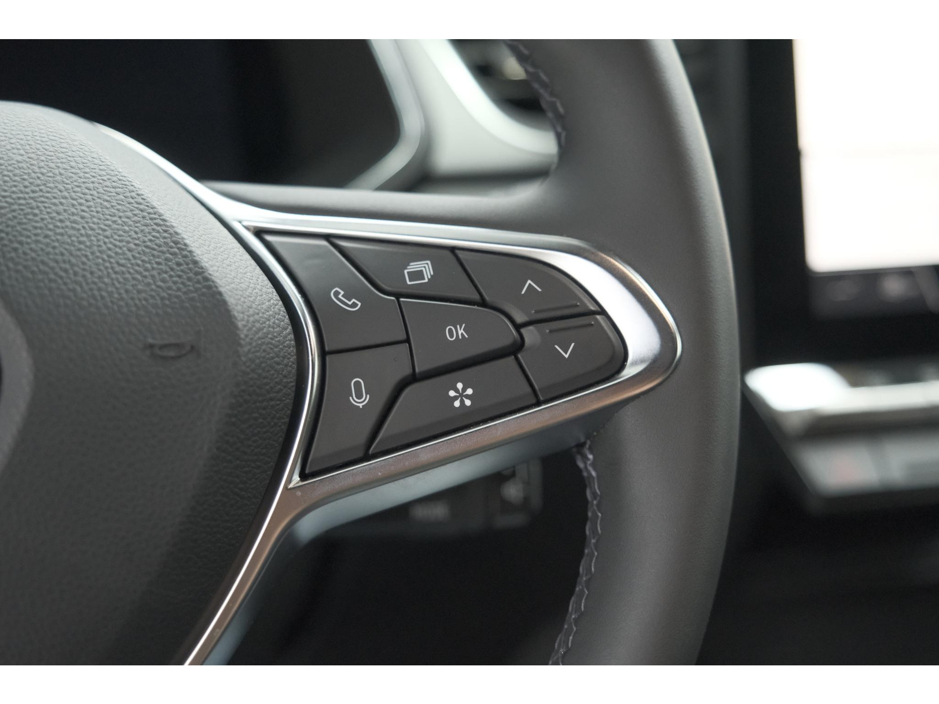 Renault Captur TCe 90 Techno | Nieuw Model | Camera | Navigatie | Apple Carplay | Pack Full Screen | 18 Inch Lichtmetalen Velgen